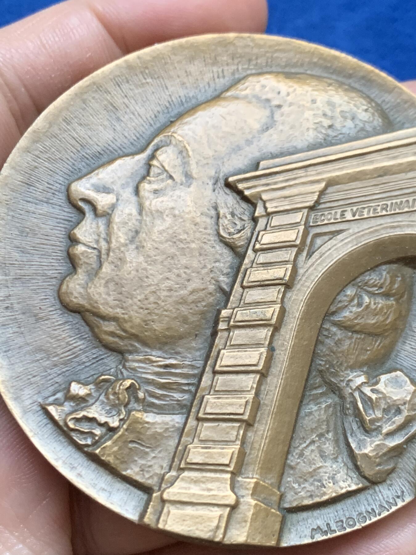 《竞宝斋》第446场 周日，周一，2场连拍 （全场包邮） 法国爱尔福特兽医学校200周年大铜章 1967 丰饶角铜标 直径67mm 重量169.3g