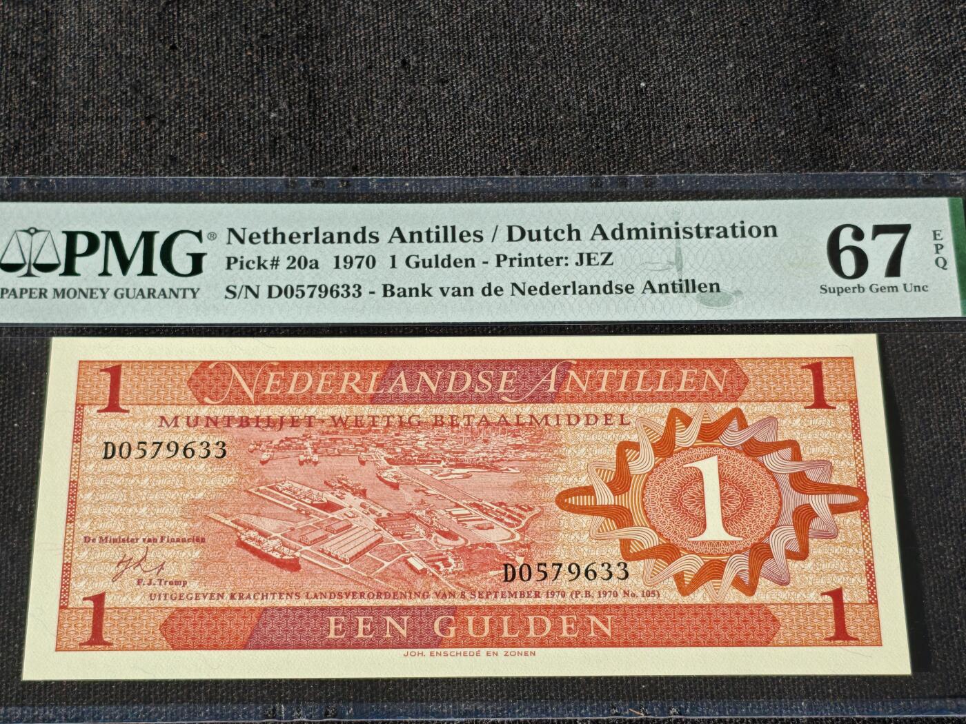 刘世昌艺术品销售中心～虎踞龙蟠*金杨在线联拍群第511期 荷兰安迪列斯群岛1970年1盾（PMG   67E    号码：D0579633）1枚。