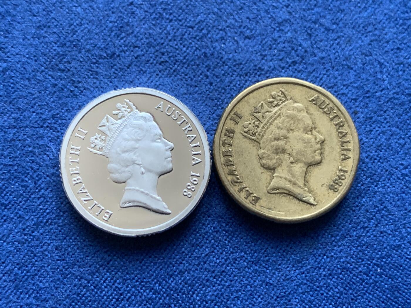 《竞宝斋》第446场 周日，周一，2场连拍 （全场包邮） 两枚一组 澳大利亚1988年两元 银币（8.29克）+铜币