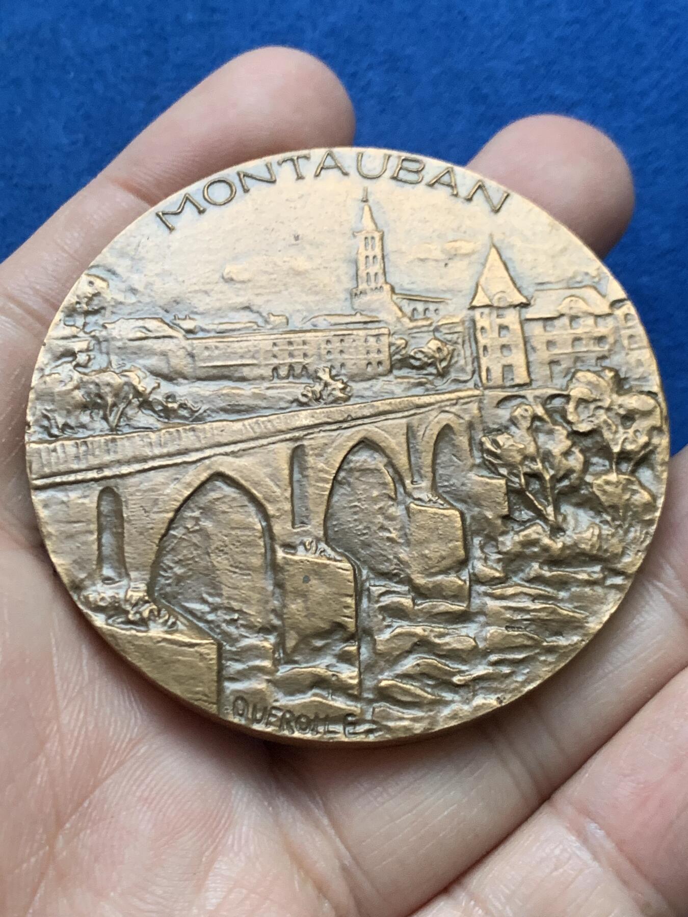 《竞宝斋》第446场 周日，周一，2场连拍 （全场包邮） 法国 蒙托邦 安格尔与布德尔城市纪念奖章 105.4克 58mm 1985 丰饶角铜标 带盒