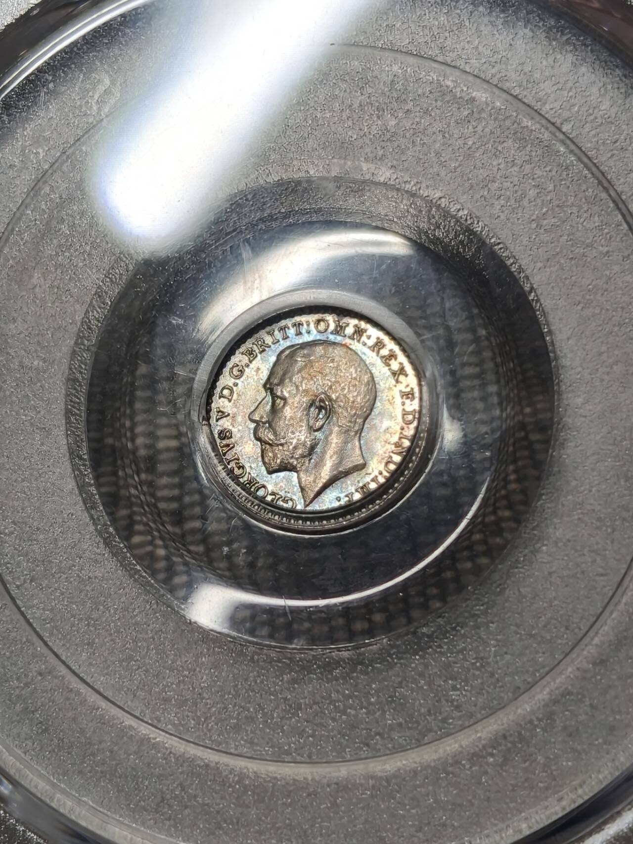 PCGS评级1911年英国乔治五世濯足节银币PL65 三枚连号，品相状态极佳，全是蓝绿色油润包浆