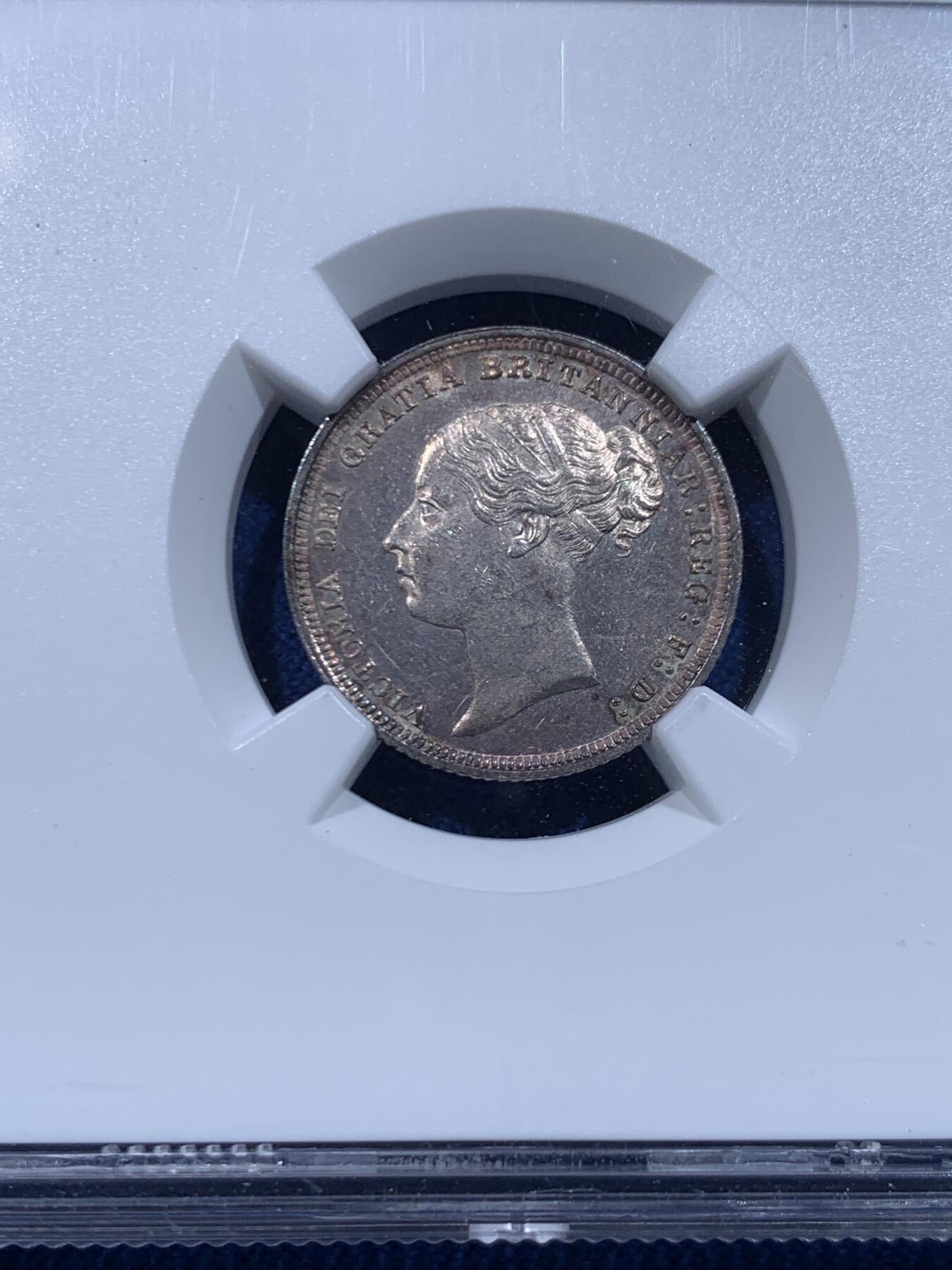 《竞宝斋》第446场 周日，周一，2场连拍 （全场包邮） NGC MS62 英国1887年小维六便士 幸运币 好看的紫罗兰包浆，一步到位的收藏，不用换藏。