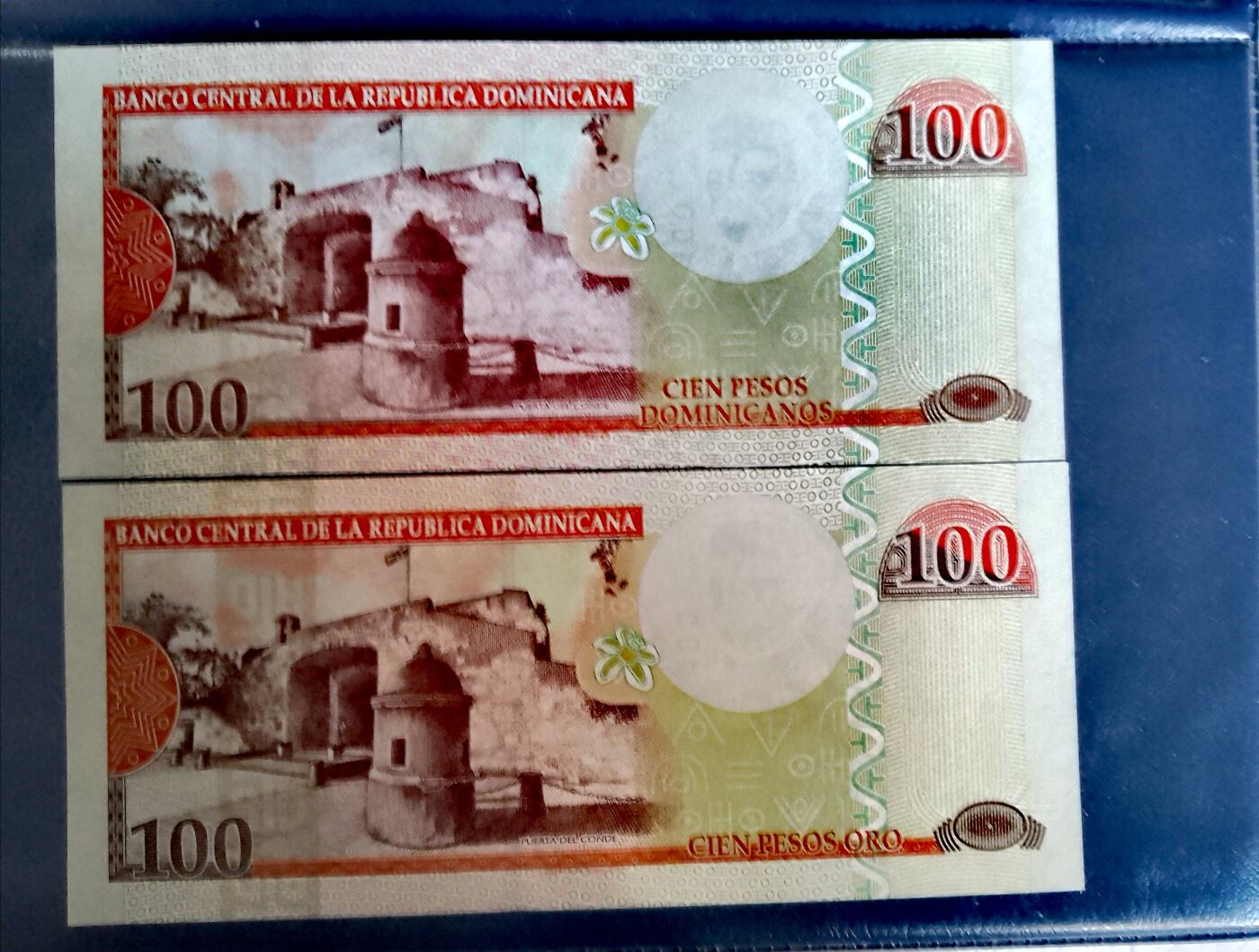 全新多米尼加共和国2010、2012年100比索靓品纸币2枚一对