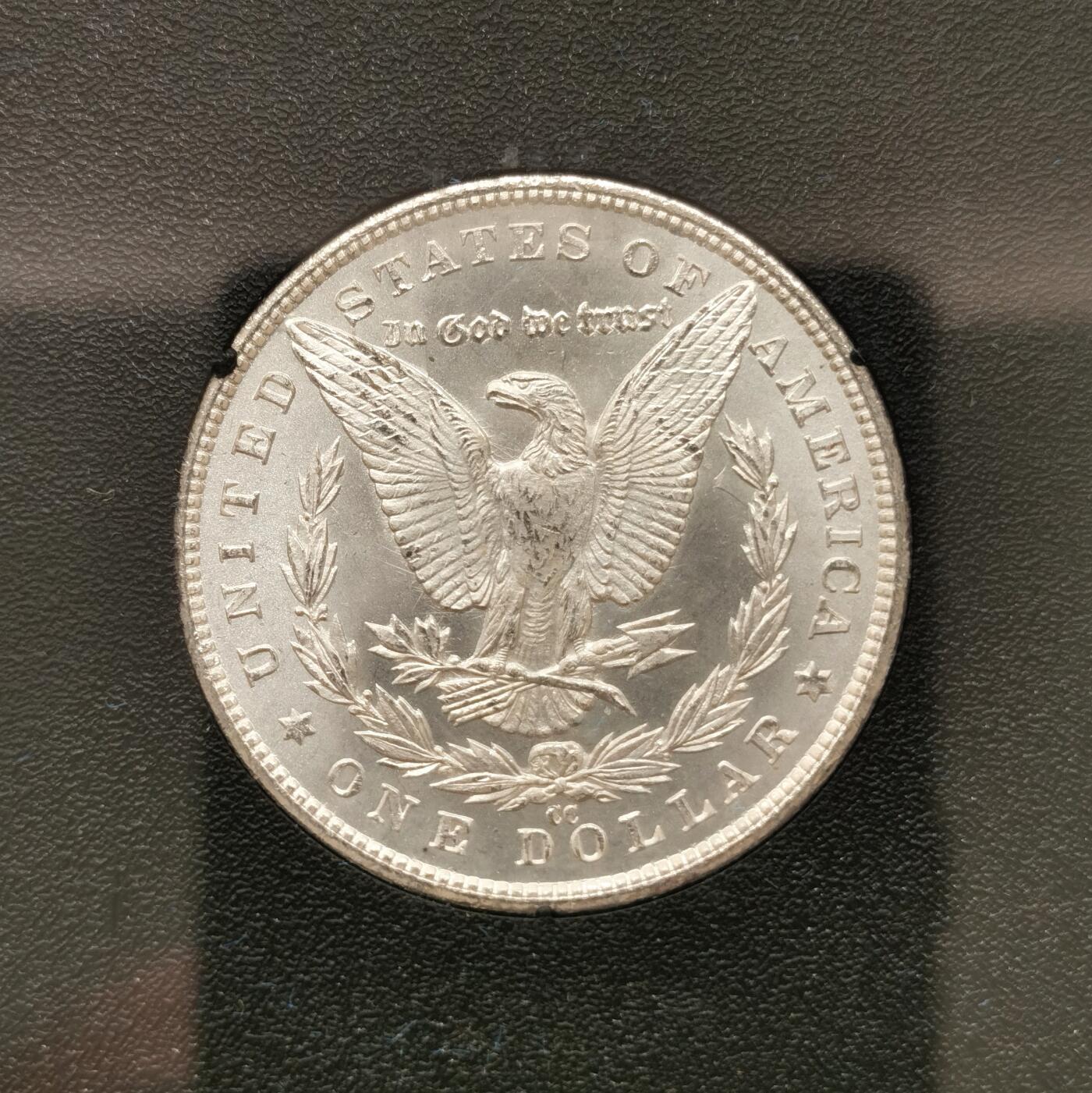 博洋堂藏家专场系列之美国钱币白金之夜专场②暨第152期（全场包邮）  NGC MS66 美国1883 CC 摩根 卡森厂 GSA大封装 盒证皆全 此分数为卡森厂钱币分水岭 评级数量断层式减少 仅为65分的约六分之一 麦稀奇所见最高分 品相完美 极其难得的高分藏品 不可错过 NGC指导价为1350USD 约9700RMB