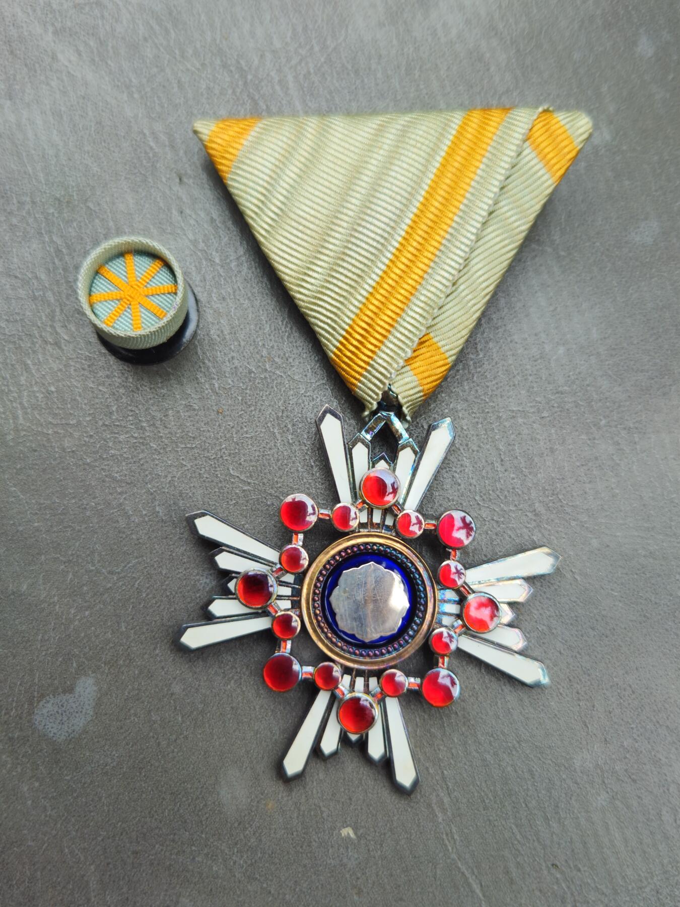 各国勋章奖章拍卖第45期 日本勋五等瑞宝章，白字带盒略