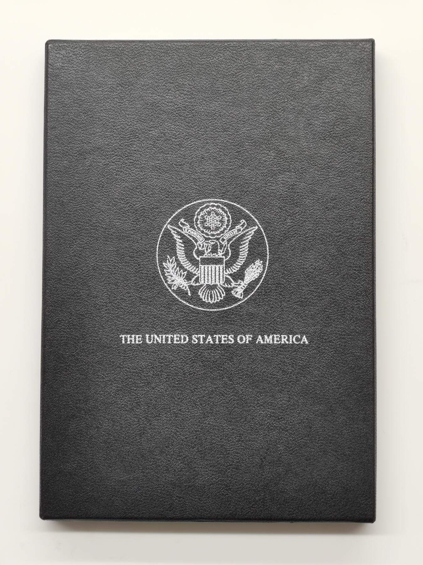 博洋堂藏家专场系列之美国钱币白金之夜专场②暨第152期（全场包邮）  NGC MS66 美国1883 CC 摩根 卡森厂 GSA大封装 盒证皆全 此分数为卡森厂钱币分水岭 评级数量断层式减少 仅为65分的约六分之一 麦稀奇所见最高分 品相完美 极其难得的高分藏品 不可错过 NGC指导价为1350USD 约9700RMB