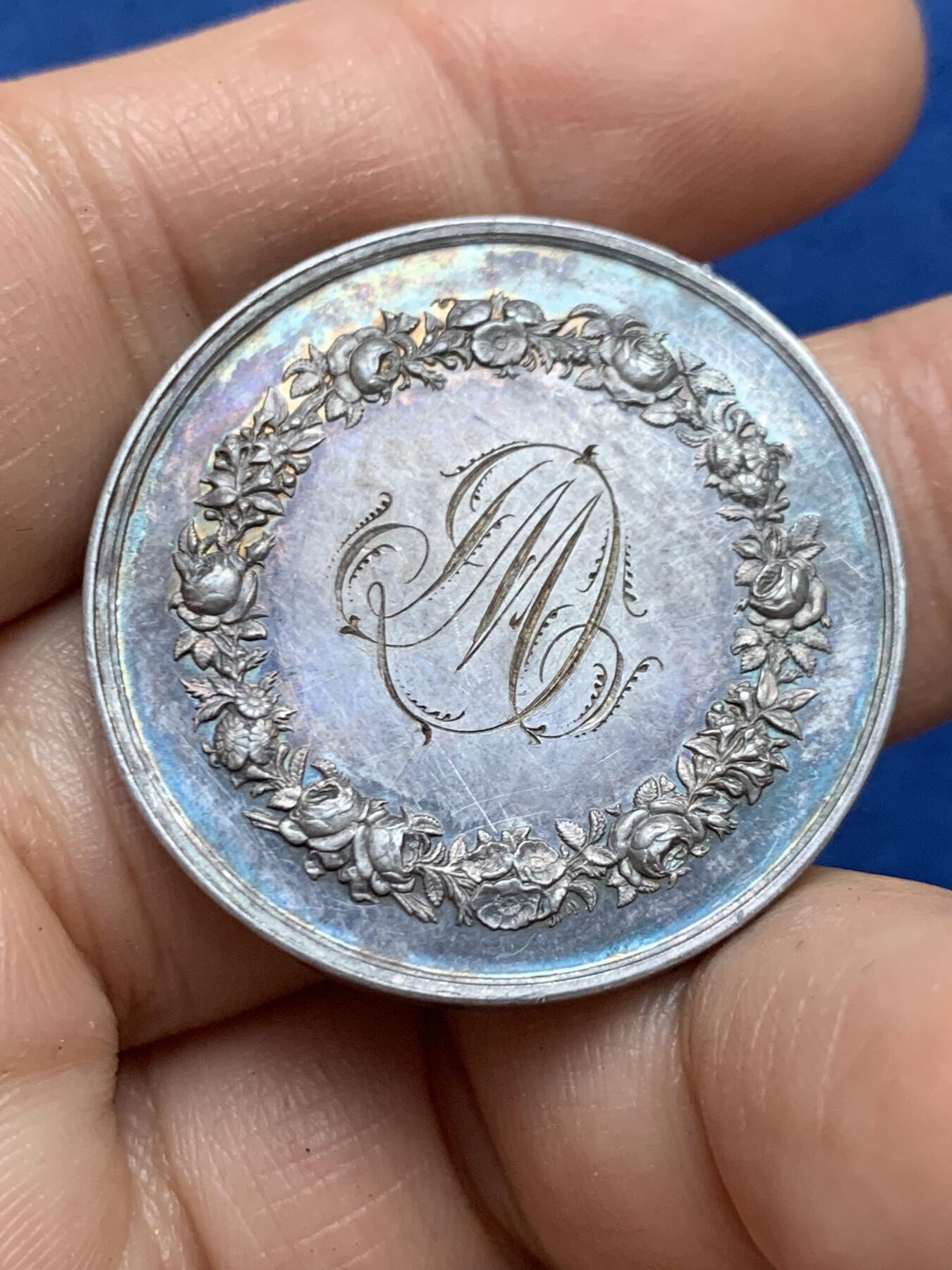 《竞宝斋》第446场 周日，周一，2场连拍 （全场包邮） 法国婚姻纪念银章 33.8mm 16.05克 1878 蜜蜂银标 边铭周圈刻字 背面花体字好看