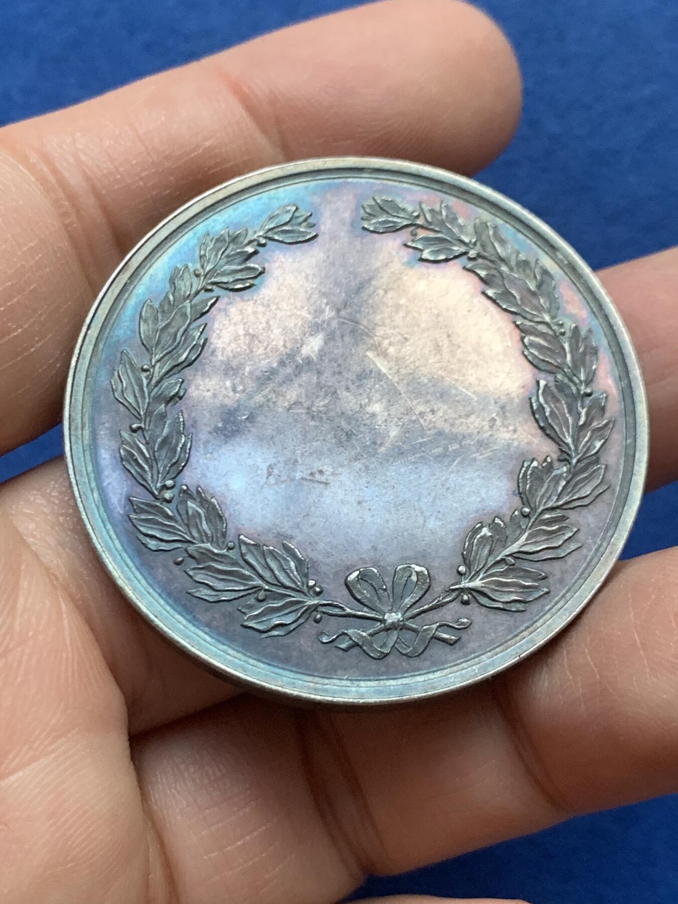 《竞宝斋》第446场 周日，周一，2场连拍 （全场包邮） 法国里沃德日耶射击协会银章 35.9克 42.3mm 丰饶角银标 好品 带盒