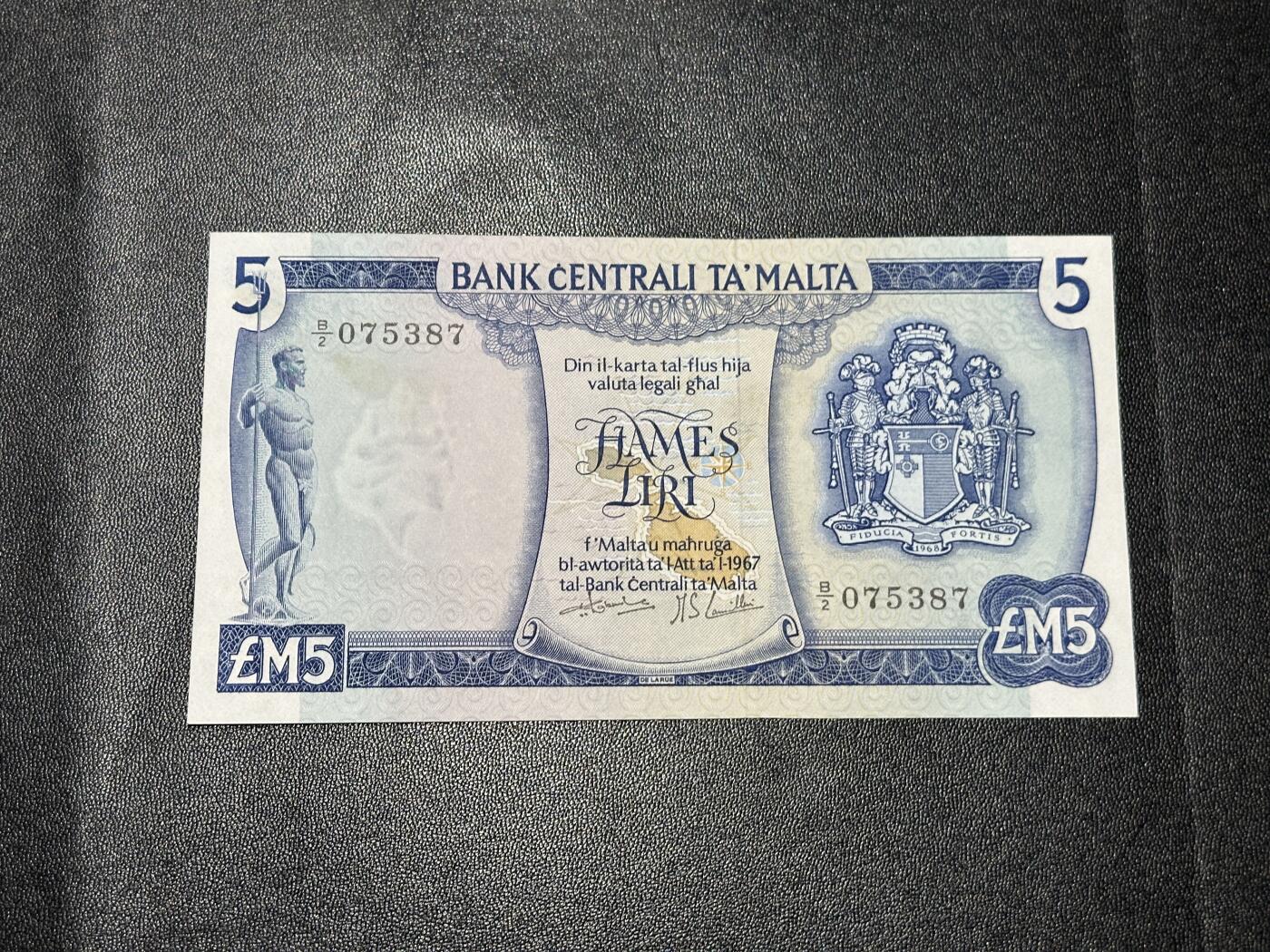 《外钞收藏家》第五百九十二期（精选场）（本平台长期征集拍品、欢迎藏友们联系合作）