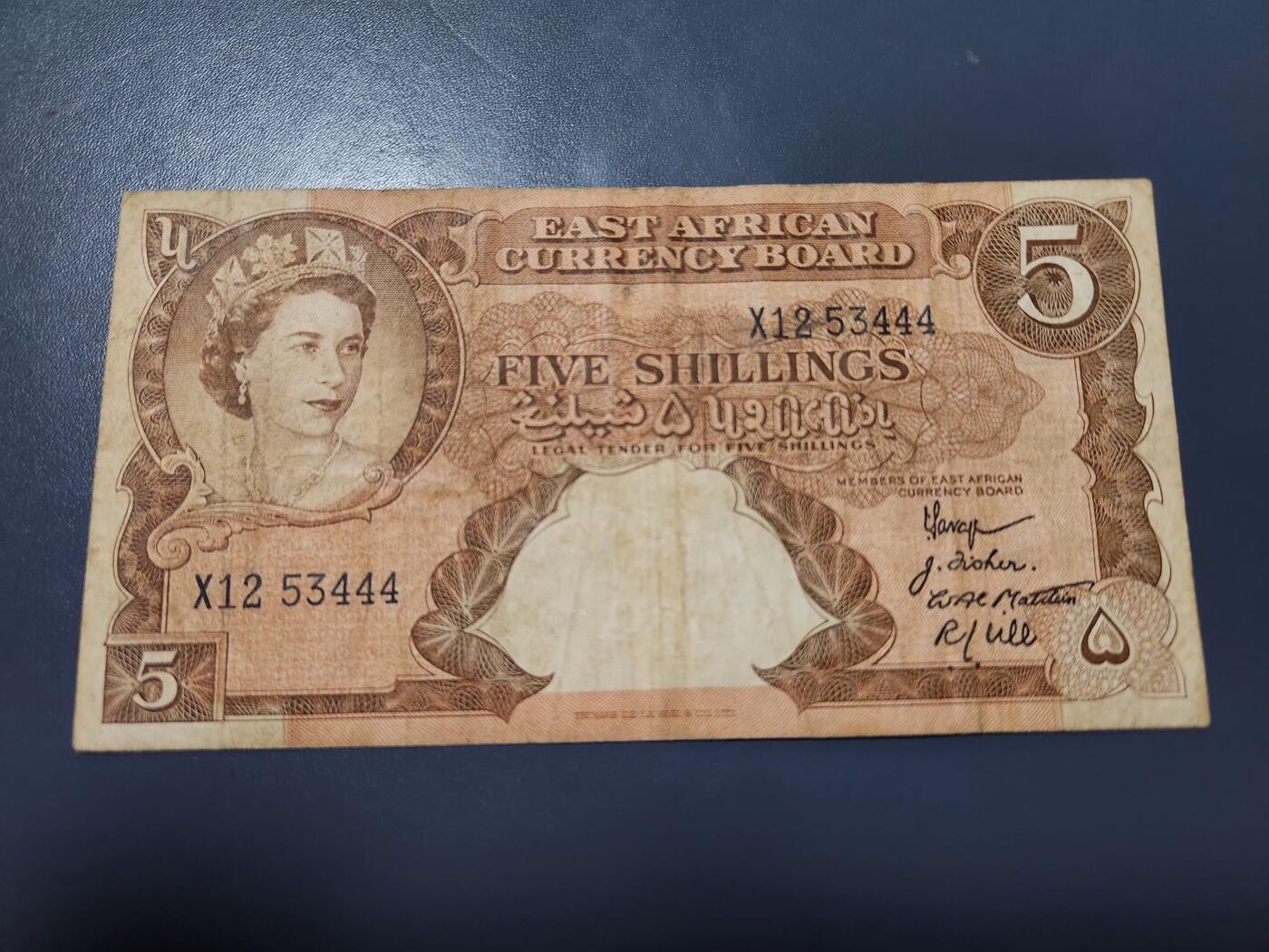 12月10号晚上8点 外国纸币自动截拍第71场 女王纸币 东非5先令 444豹子号