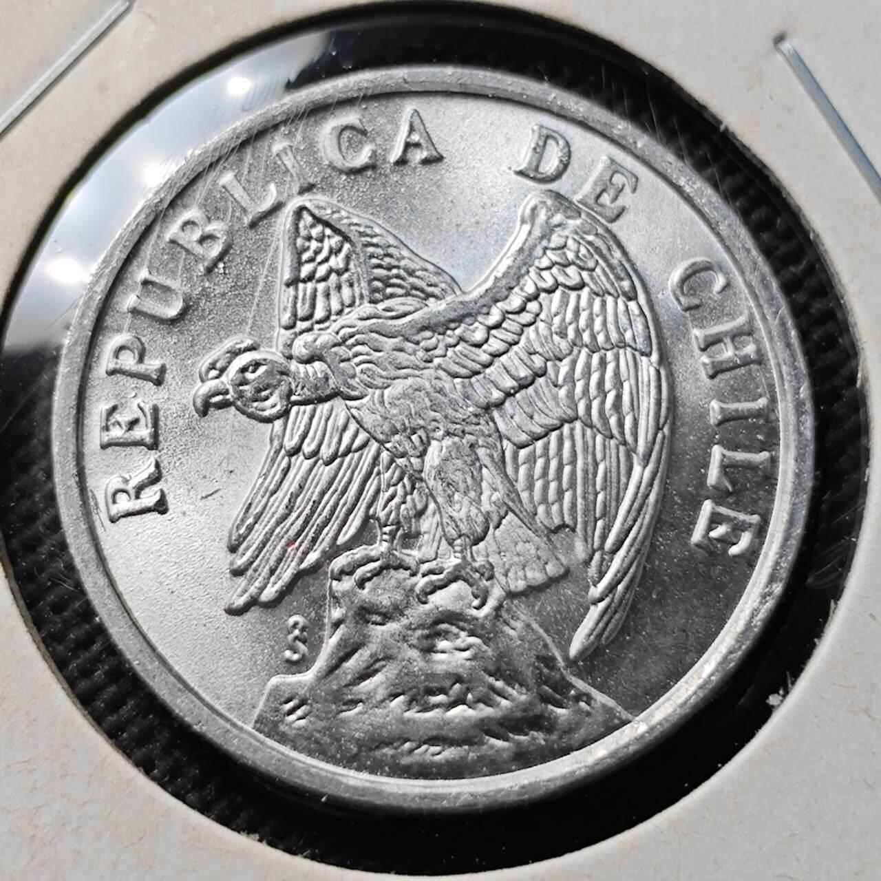 KK钱币收藏小铺 第376期  2月预留时间 周末发货  1975智利1比索 好品 拆卷品