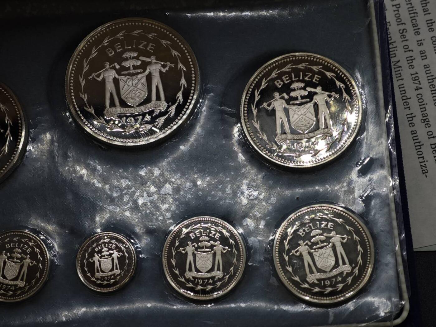 【淘币小摊】实时拍第八百二十二拍   银币套币场   满百包邮可预留二周 每周一统一发货   伯利兹1974年精制全银套币原盒原证925银102.85克银价1260