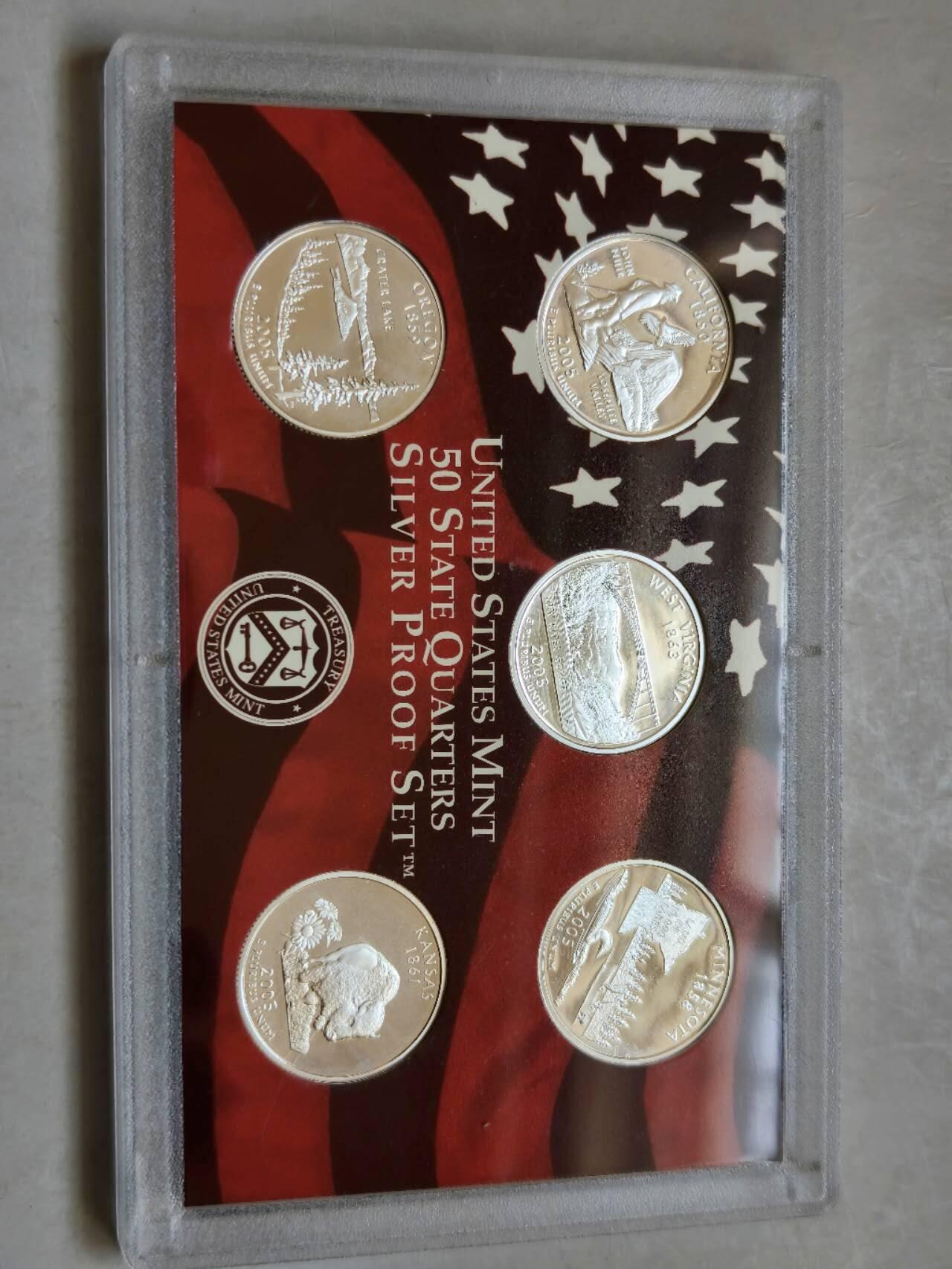 2005年美国州币25美分银币套装 加州，西弗吉尼亚，明尼苏达，俄勒冈，堪萨斯 基本全新，轻微氧化痕迹