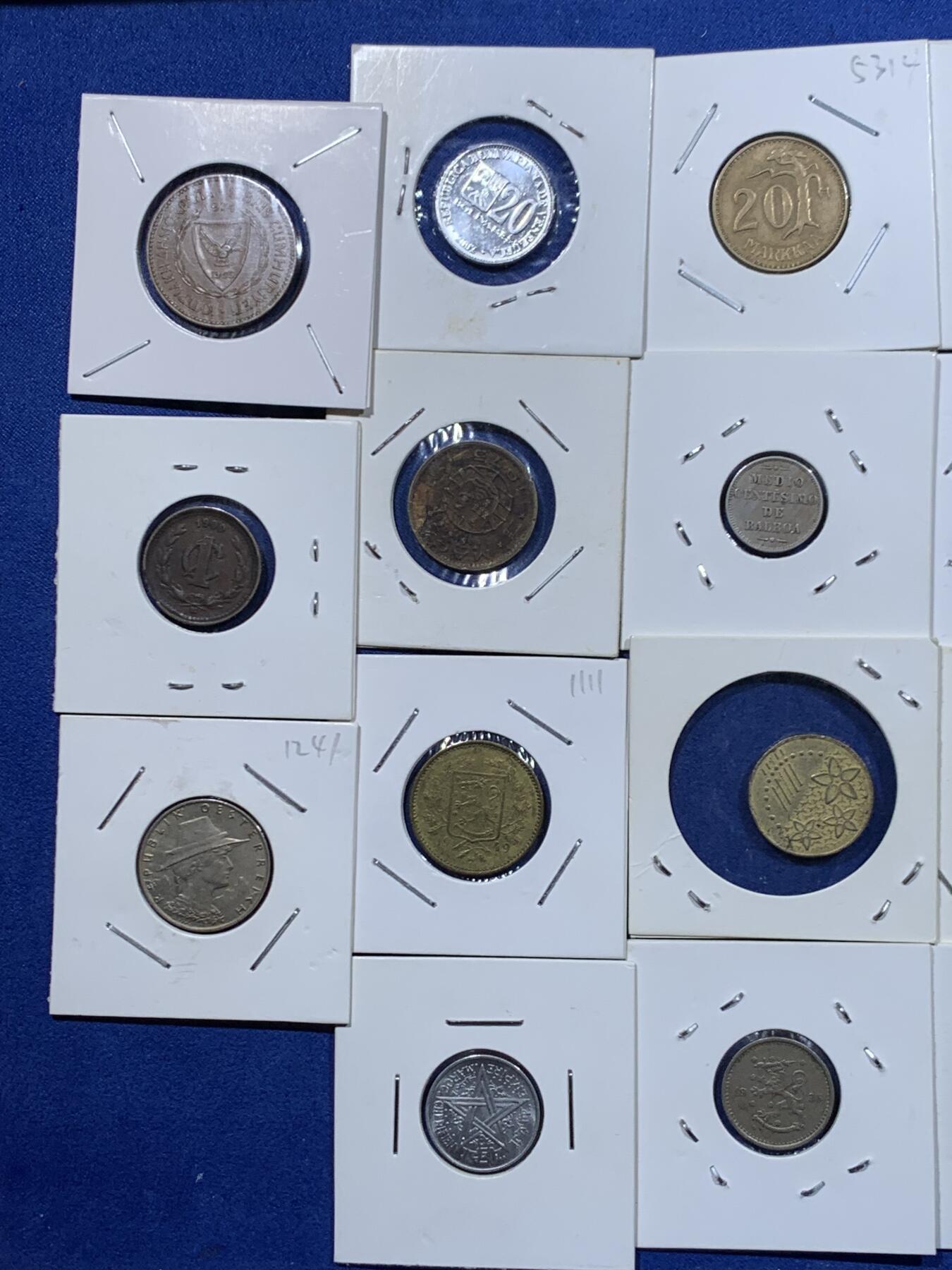 《竞宝斋》第446场 周日，周一，2场连拍 （全场包邮） 世界钱币一组 细节见图