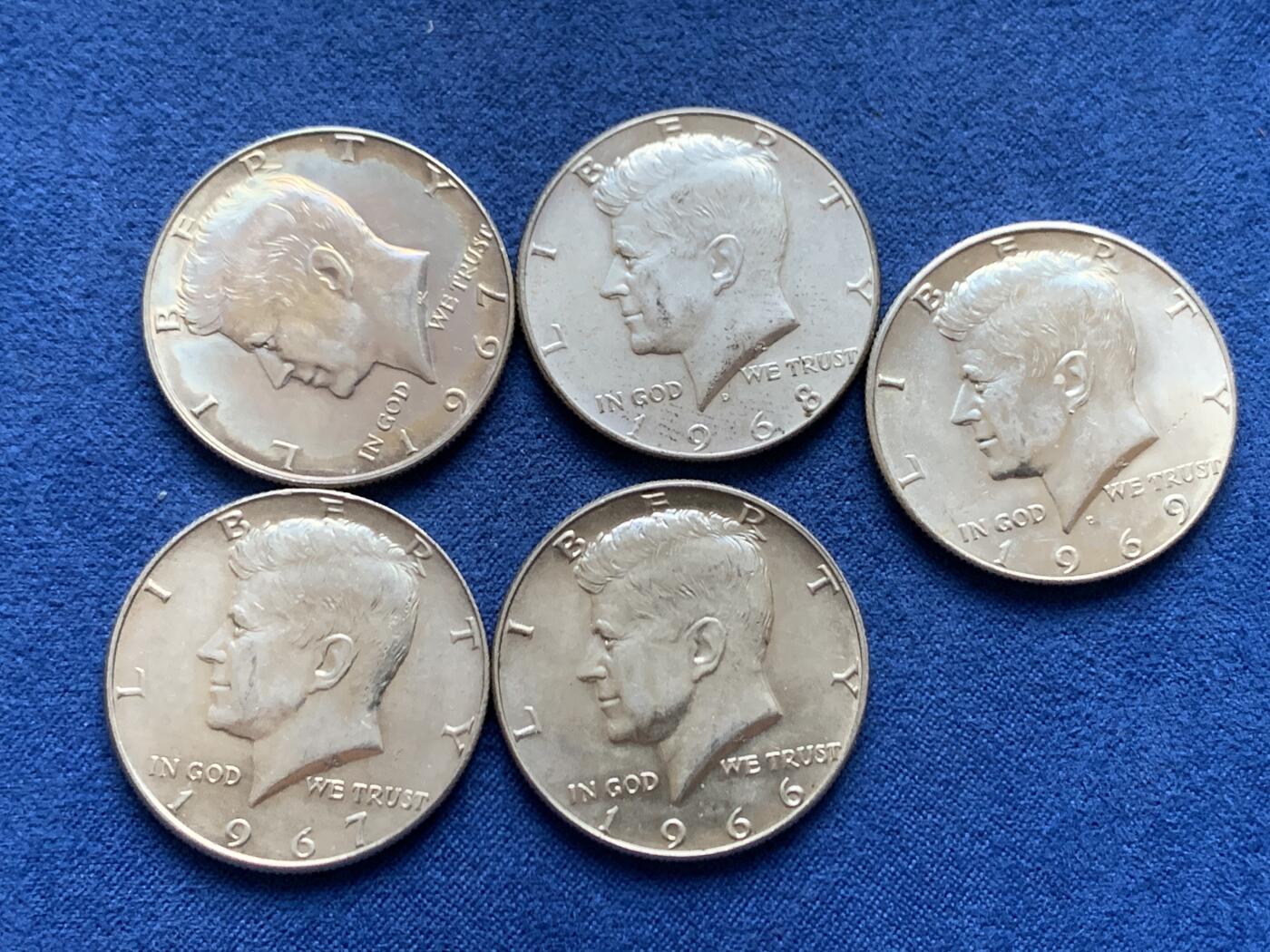 《竞宝斋》第446场 周日，周一，2场连拍 （全场包邮） 五枚一组 美国1966-1969年肯尼迪半美元银币 总重约57.5克