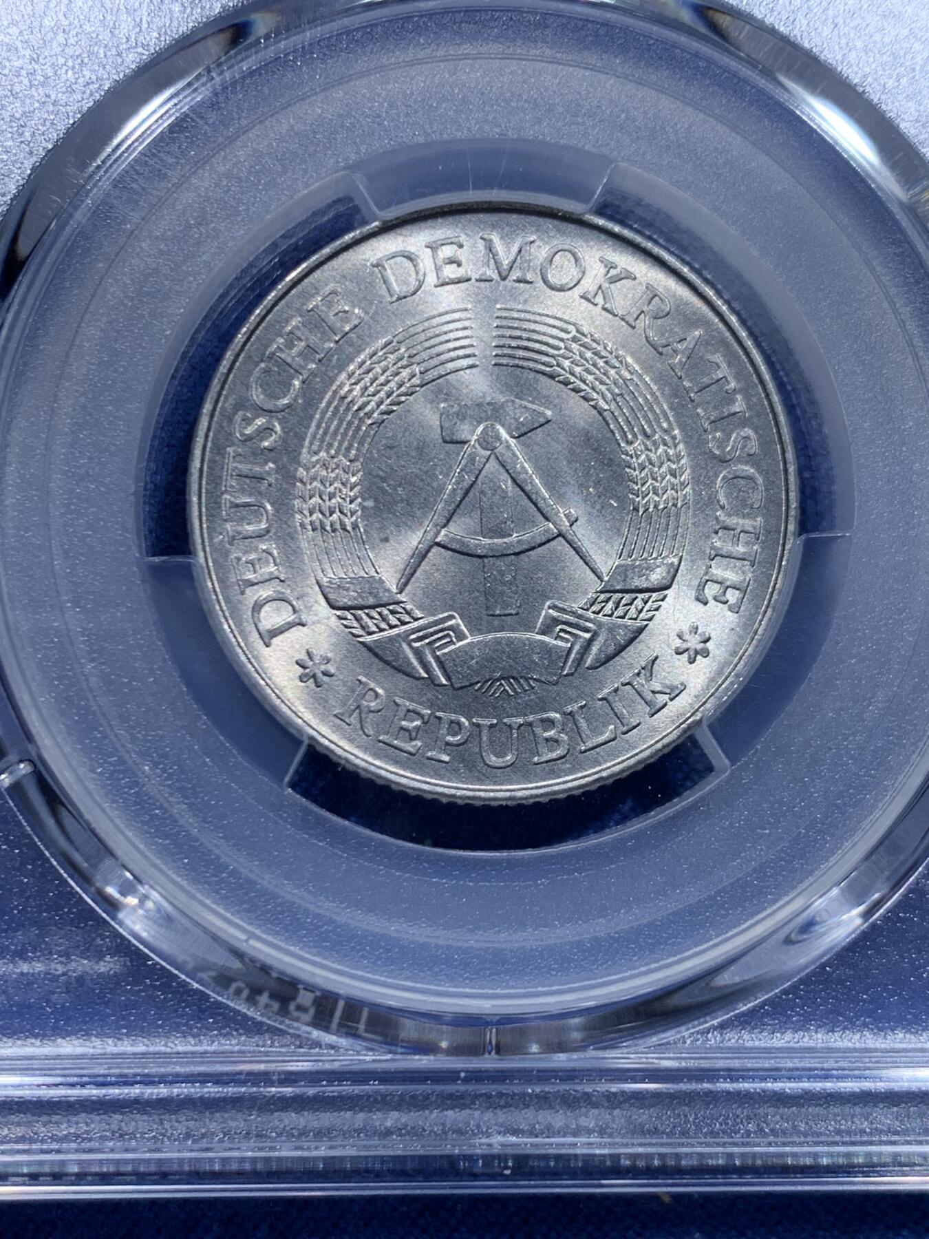 《竞宝斋》第446场 周日，周一，2场连拍 （全场包邮） PCGS MS63 东德1975年2马克铝币 车轮光状态漂亮 低评!