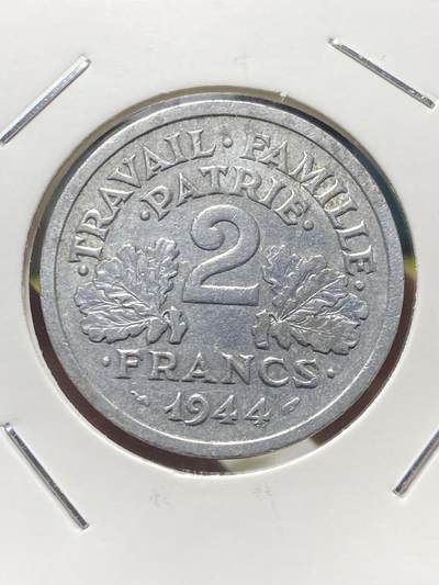 2025年第一百三十四场(总第一百六十场）外国好品纸夹散币场(免佣金) - 较少见–法国1944年2法郎(维希傀儡政府时期，B标，博蒙莱罗热造)