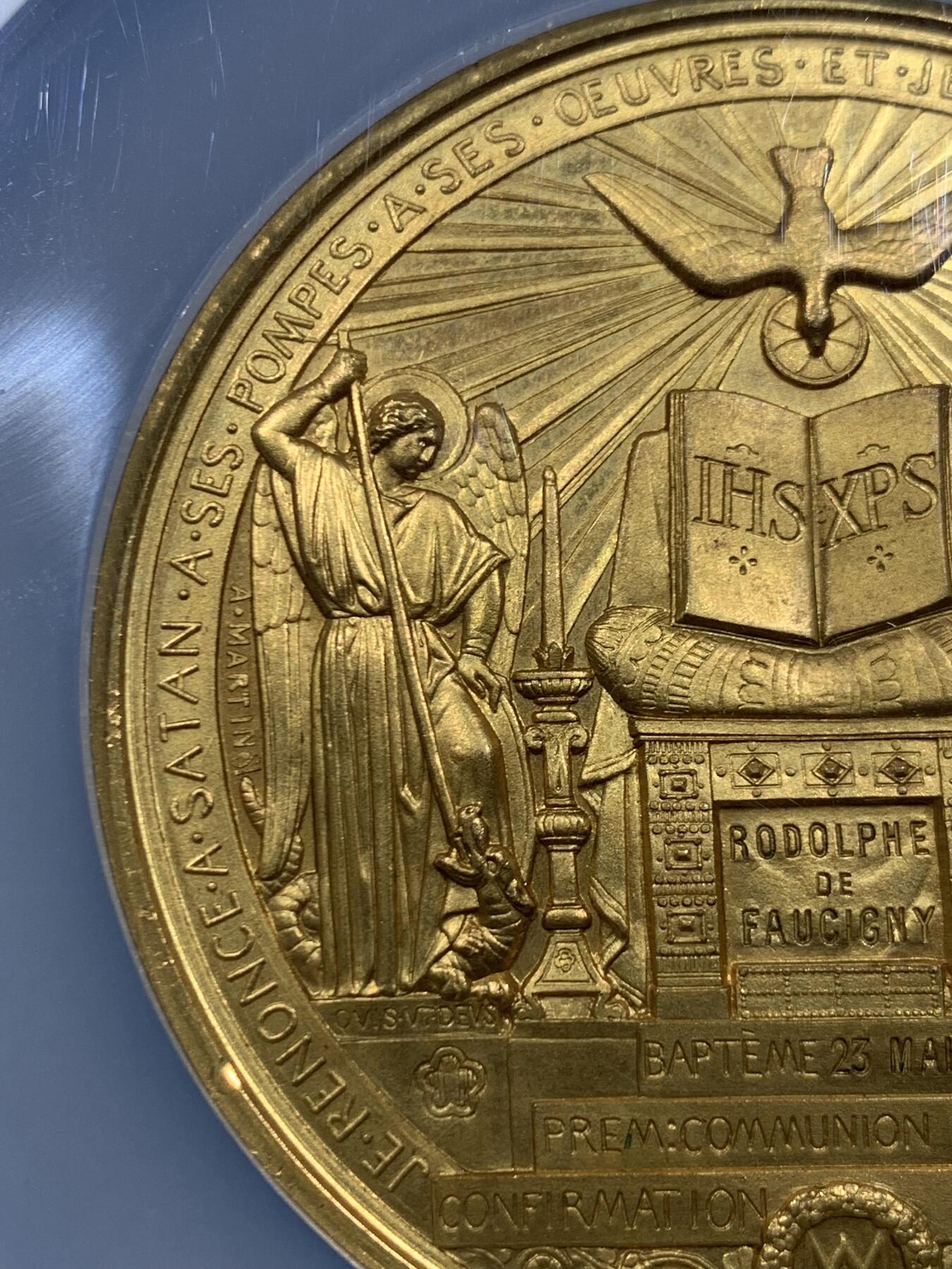 《竞宝斋》第446场 周日，周一，2场连拍 （全场包邮） NGC MS64 高分 法国1875年早期罕见镀金耶稣受洗礼，圣灵降临大铜章，镀金少见，金光闪闪，比起普通常见铜制款更为庄严绚丽，直径：69mm，加大加厚盒。