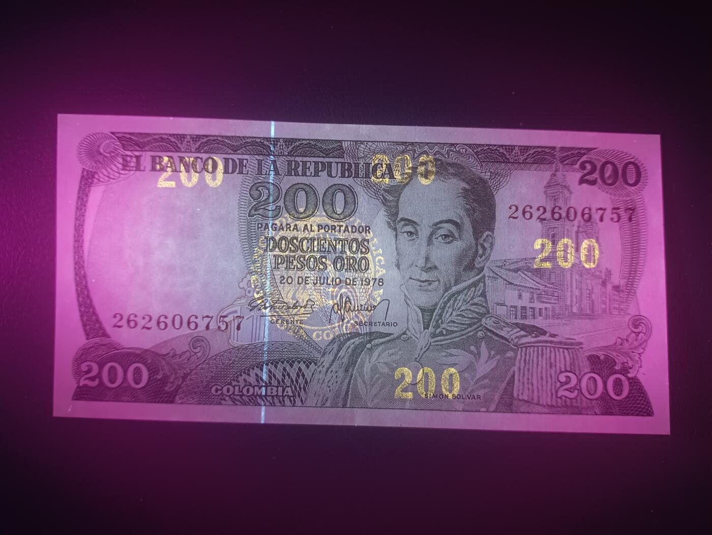 2025十二月第二期，总207期 哥伦比亚1978年200比索AUNC长号无4，玻利瓦尔将军和咖啡豆采摘