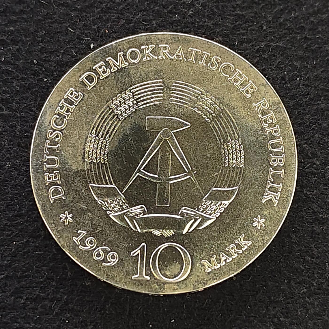 【全场包邮】纯粹捡漏拍485场（免费代拍第22场） 德国民主德国1969年10马克炼金术师约翰·弗雷德里克·博特格逝世250周年纪念银币