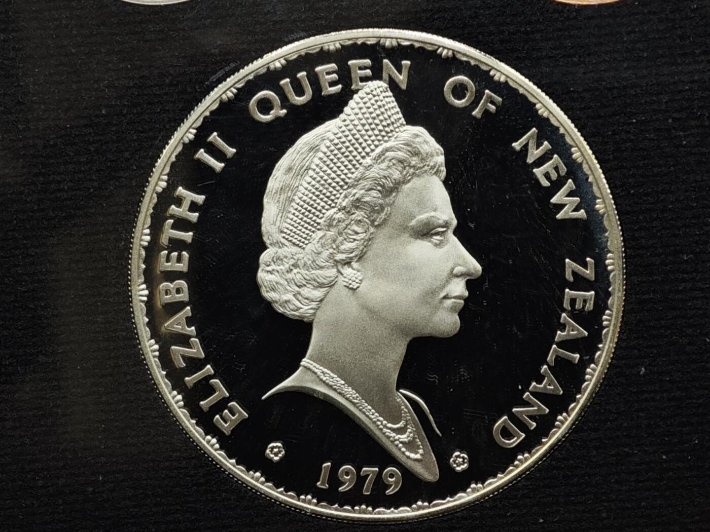 【淘币小摊】实时拍第八百二十二拍   银币套币场   满百包邮可预留二周 每周一统一发货   新西兰1979年精制套币含1元银币925银重27.2克925银银价333