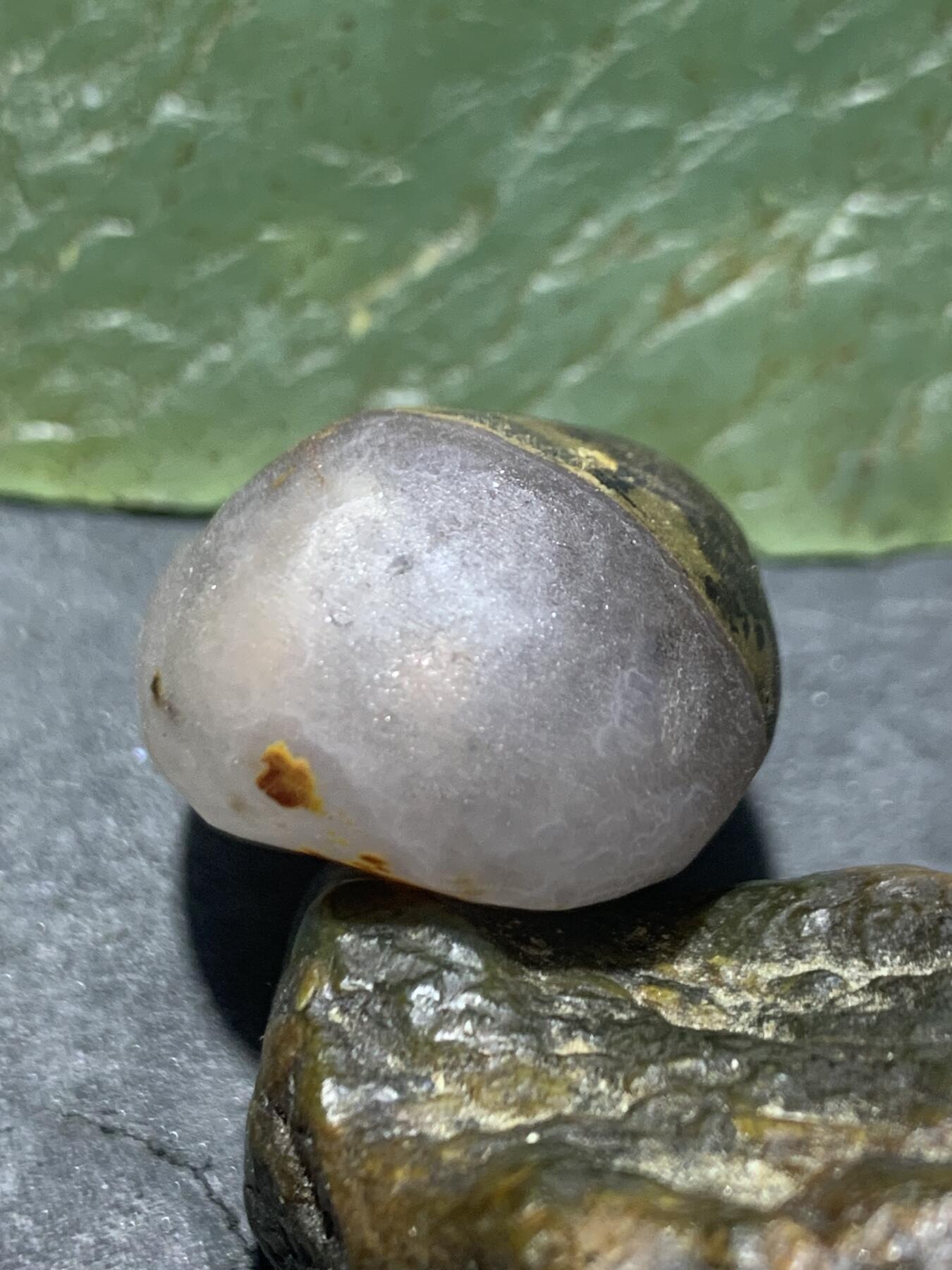 精美冰飘战国红玛瑙原皮天眼原石一个