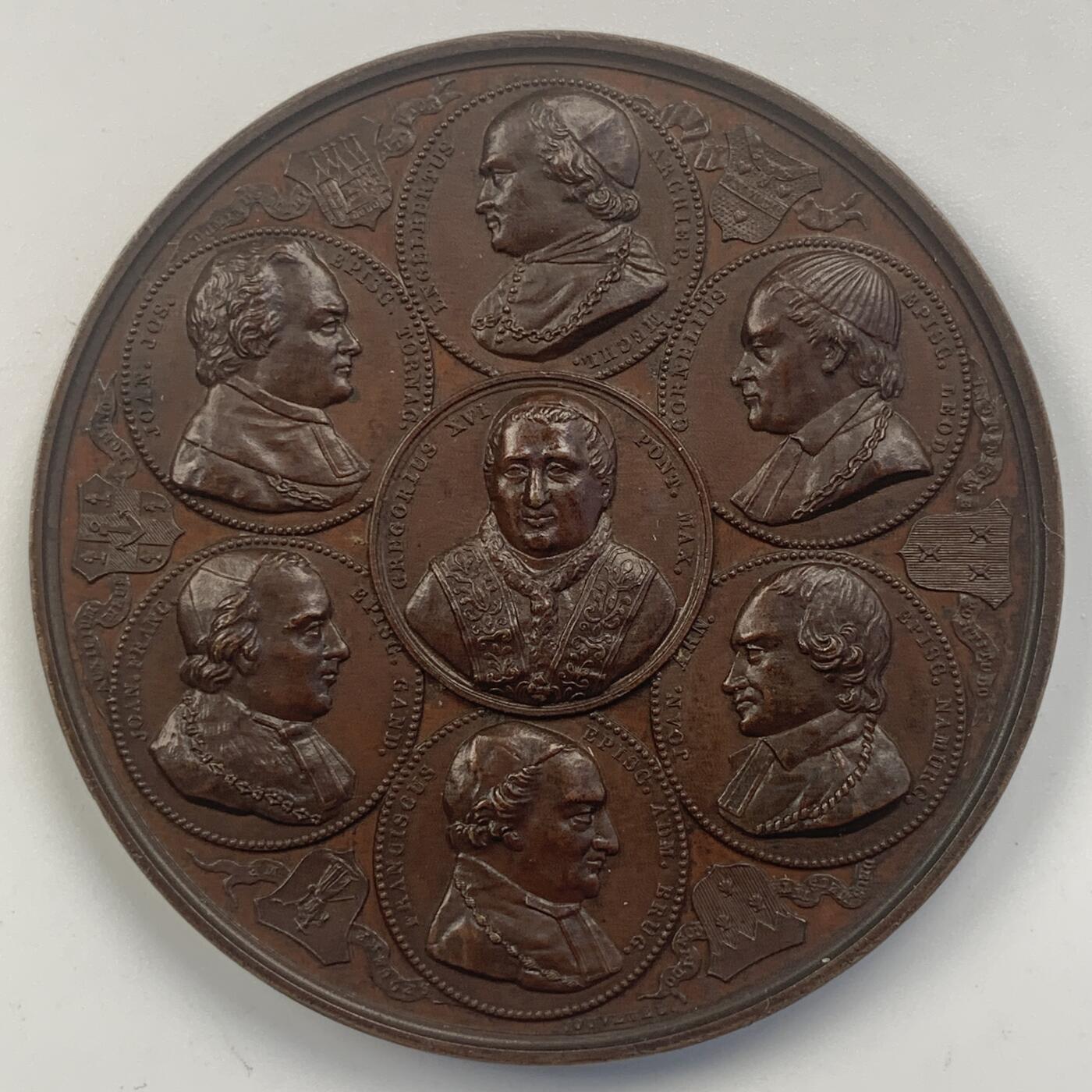 掌中浮雕-藏着的欧洲第045场 1835年意大利教皇国格里高利十六世（纪念梅赫伦天主教大学落成）大铜章 ，58mm 