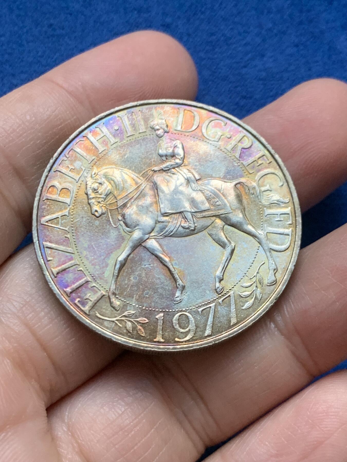 《竞宝斋》第446场 周日，周一，2场连拍 （全场包邮） 两枚一组 英国伊丽莎白二世1953年登基5先令镍币和1977年登基25周年镍币