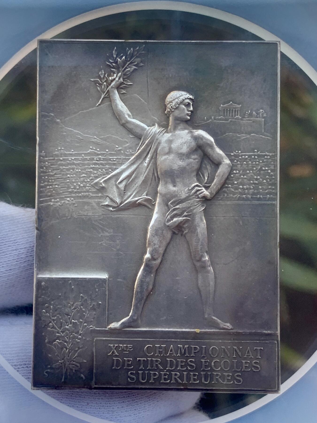 掌中浮雕-藏着的欧洲第045场 NGC MS61 : 1900年法国第十届卓越学校射击冠军赛镀银铜章 , 42 X 60mm，稀少！ Nicolas Maier法国章优秀作品集#157号