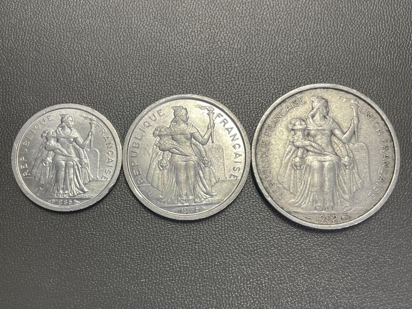 回流1208 法属波利尼西亚1、2、5法郎3枚