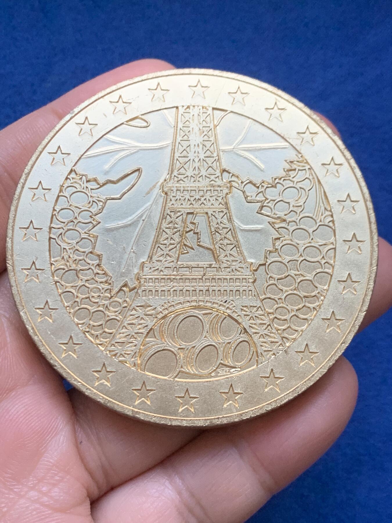 《竞宝斋》第446场 周日，周一，2场连拍 （全场包邮） 法国葡萄酒国际挑战赛大铜章 直径62.5mm 重量172g 超级厚实