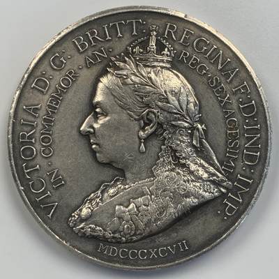 掌中浮雕-藏着的欧洲第045场 - 1897年英国维多利亚女王登基60周年纪念章，51mm，42g，白色金属镀银材质，稀少品种，BHM-3514