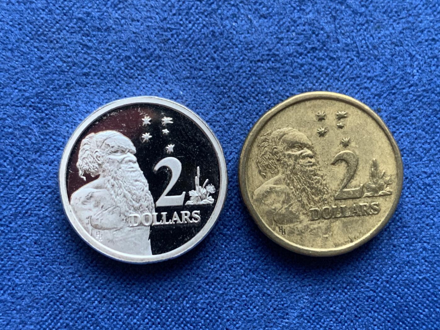 《竞宝斋》第446场 周日，周一，2场连拍 （全场包邮） 两枚一组 澳大利亚1988年两元 银币（8.29克）+铜币