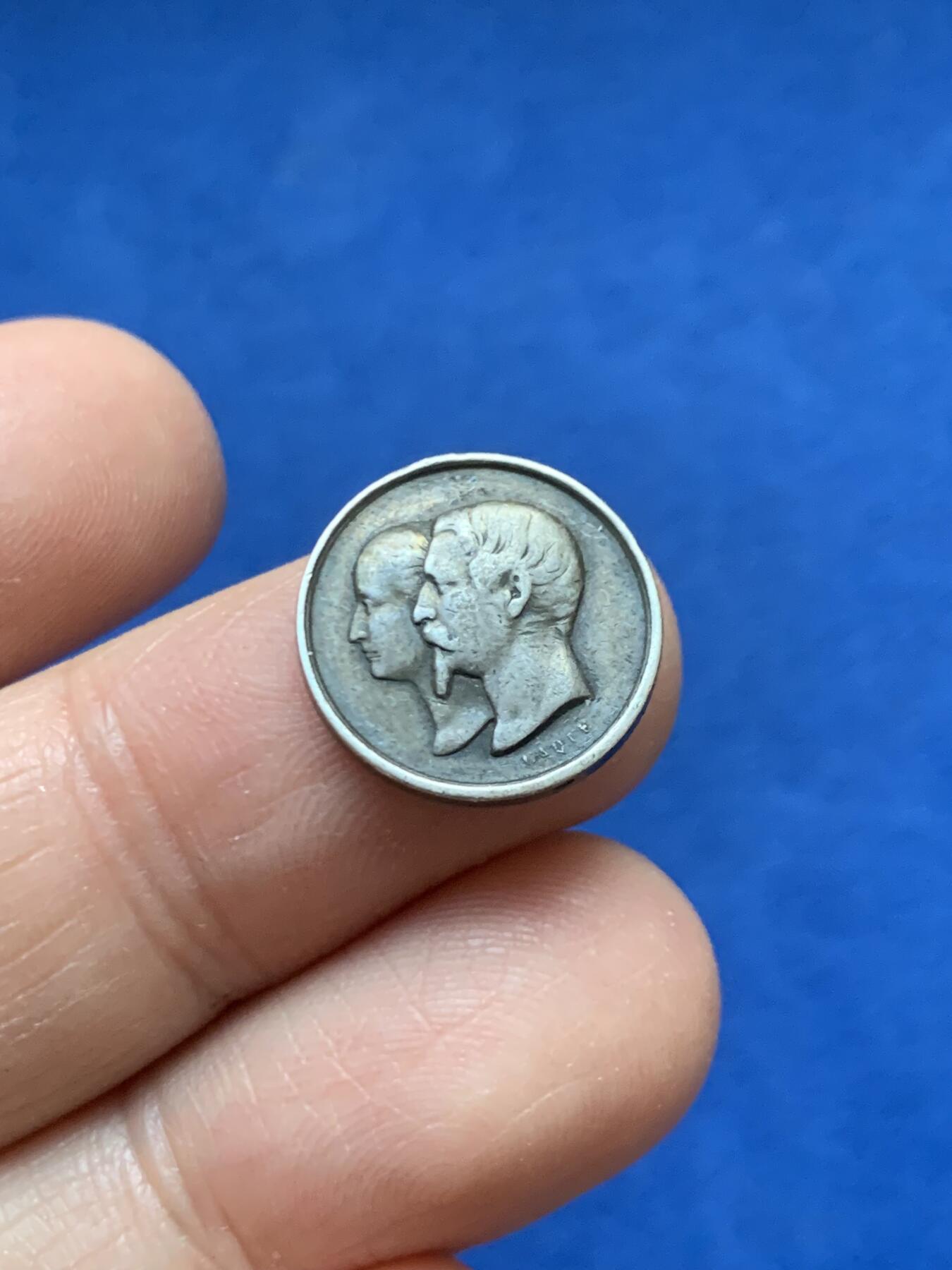 《竞宝斋》第446场 周日，周一，2场连拍 （全场包邮） 法国拿破仑四世出生纪念小银章 1.85克 15.8mm 边缘有吊环痕迹