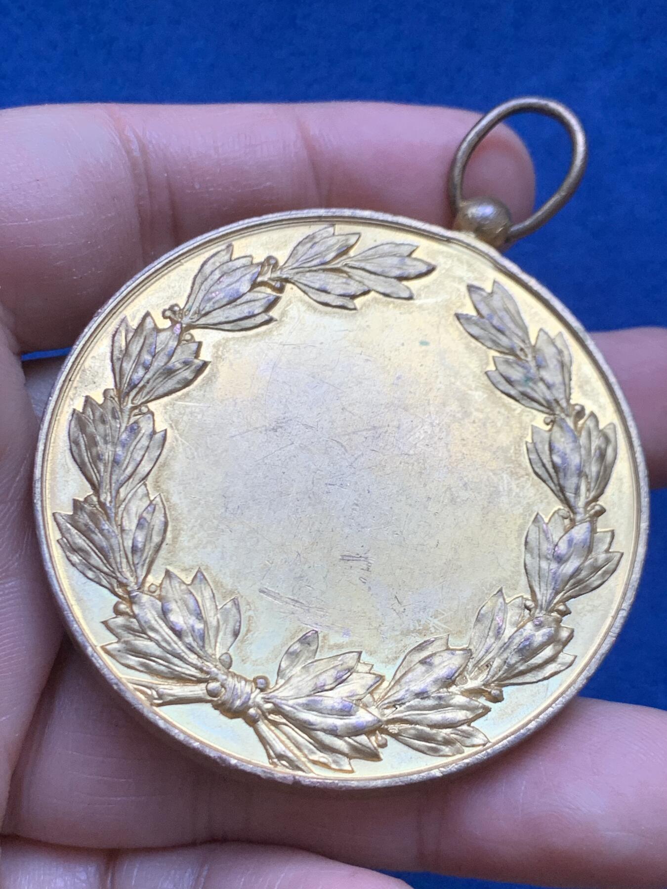 《竞宝斋》第446场 周日，周一，2场连拍 （全场包邮） 法国名人镀金铜章 86.4克 55.5mm