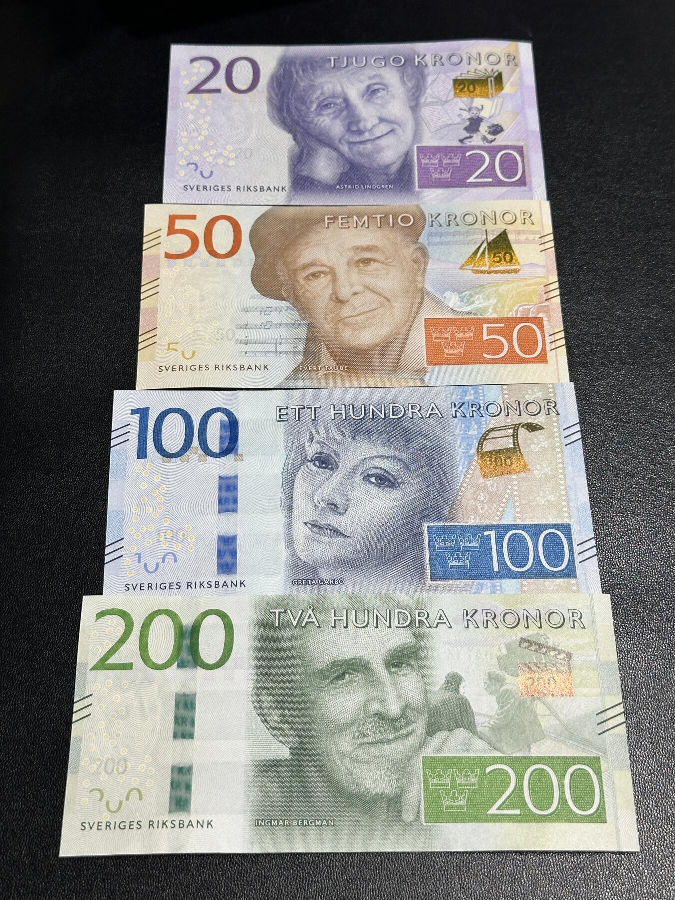 《外钞收藏家》第五百九十二期（精选场）（本平台长期征集拍品、欢迎藏友们联系合作） 瑞典新版20/50/100/200克朗4张小套（绝品，其中20克朗发行量低）	绝品