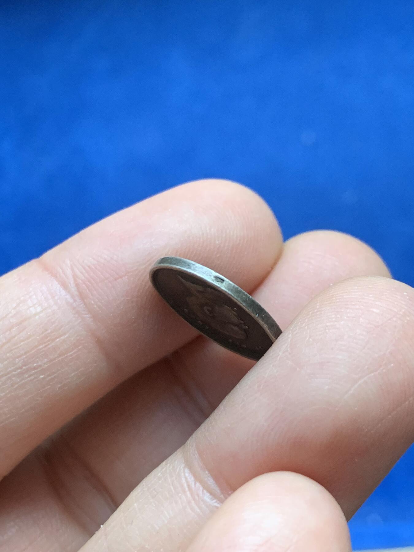 《竞宝斋》第446场 周日，周一，2场连拍 （全场包邮） 法国拿破仑四世出生纪念小银章 1.85克 15.8mm 边缘有吊环痕迹