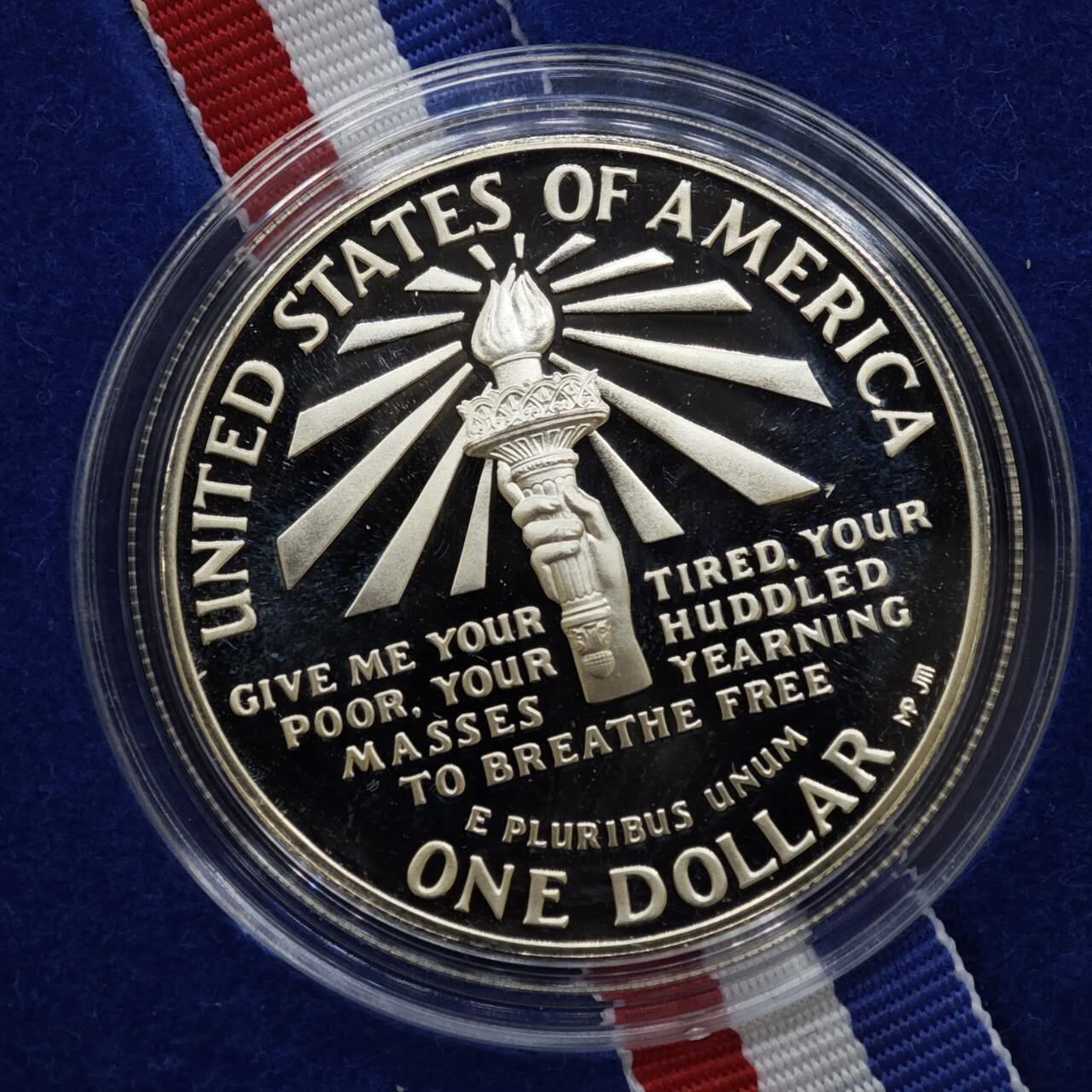 【淘币小摊】实时拍第八百二十二拍   银币套币场   满百包邮可预留二周 每周一统一发货   美国1986年自由女神一元精制银币原盒原证重26.73克900银 银价318