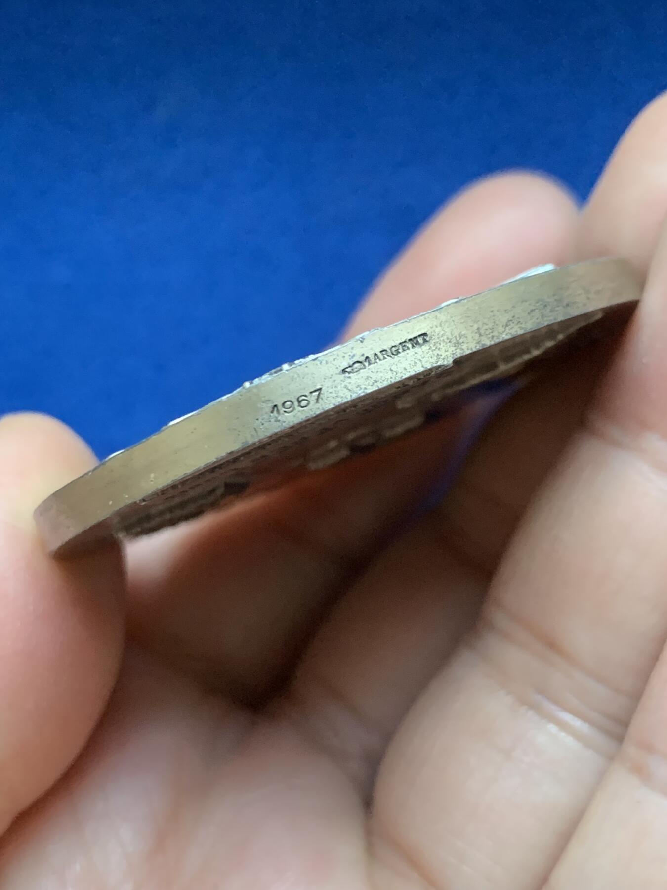 《竞宝斋》第446场 周日，周一，2场连拍 （全场包邮） 法国塞纳河景观银章，直径49.6mm，约78.5克，1967 丰饶角1银标