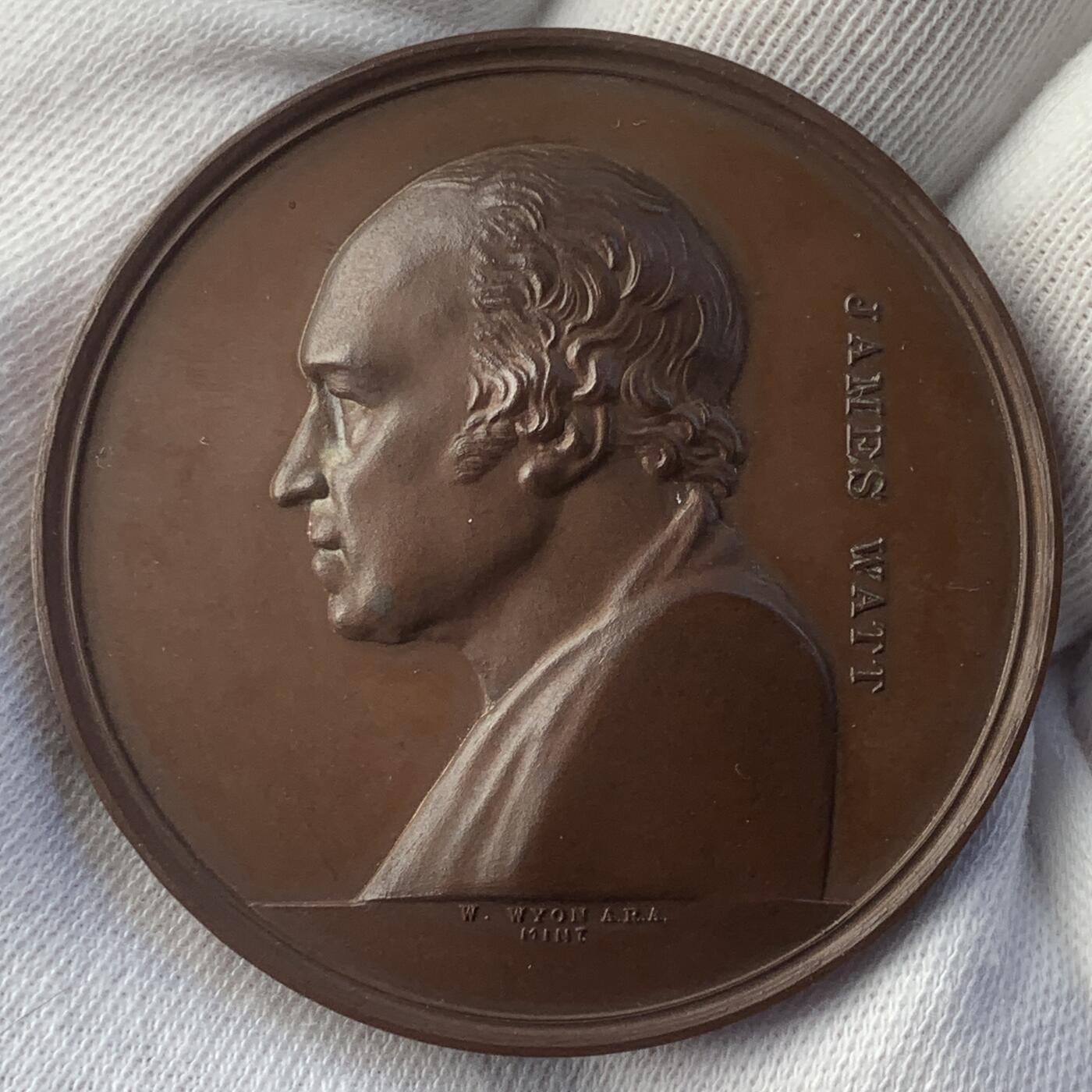 掌中浮雕-藏着的欧洲第045场 1833年英国皇家康沃尔理工学会詹姆斯·瓦特纪念铜章，45mm，42g，由皇家造币厂首席雕刻师W.Wyon设计制作，原盒