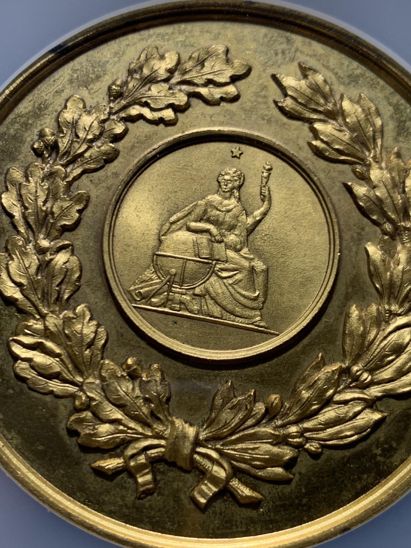 《竞宝斋》第446场 周日，周一，2场连拍 （全场包邮） NGC MS63 高分 1889年布鲁塞尔博览会 SCOLAIRE翼女神镀金大奖章，双面高浮雕，加厚加大盒。