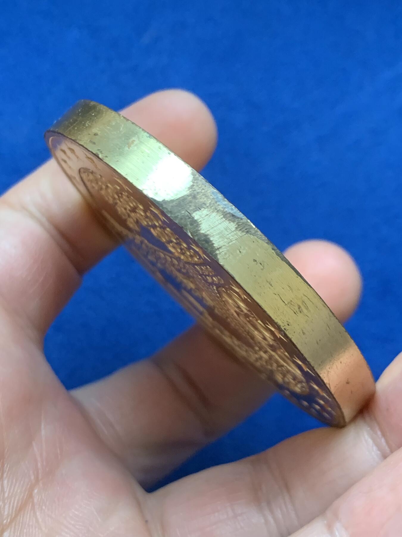 《竞宝斋》第446场 周日，周一，2场连拍 （全场包邮） 法国葡萄酒国际挑战赛大铜章 直径62.5mm 重量172g 超级厚实