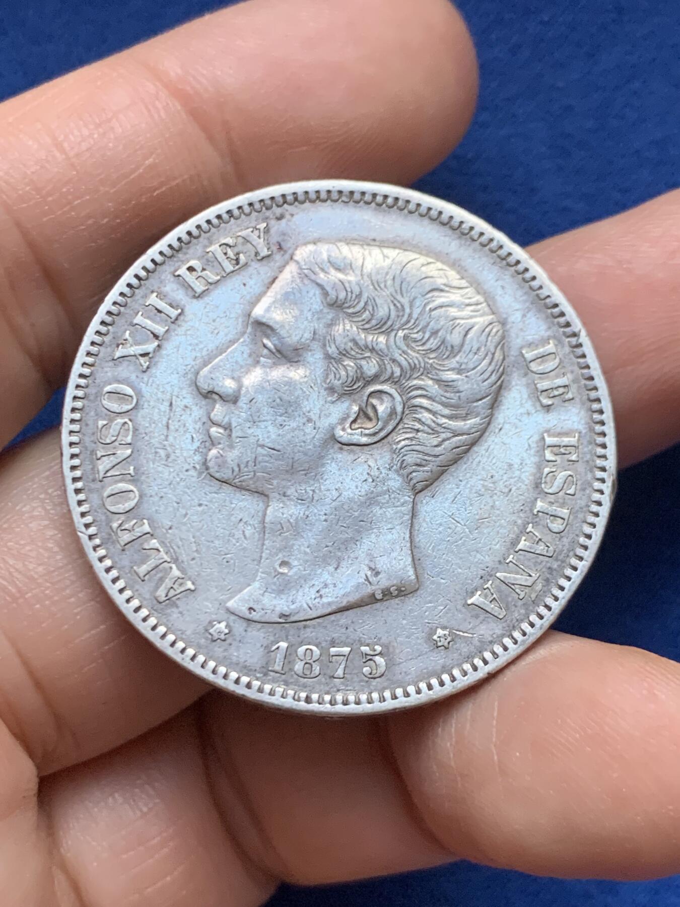 《竞宝斋》第446场 周日，周一，2场连拍 （全场包邮） 西班牙1875年阿方索十二世青年版5比塞塔双柱银币 只发行了两年