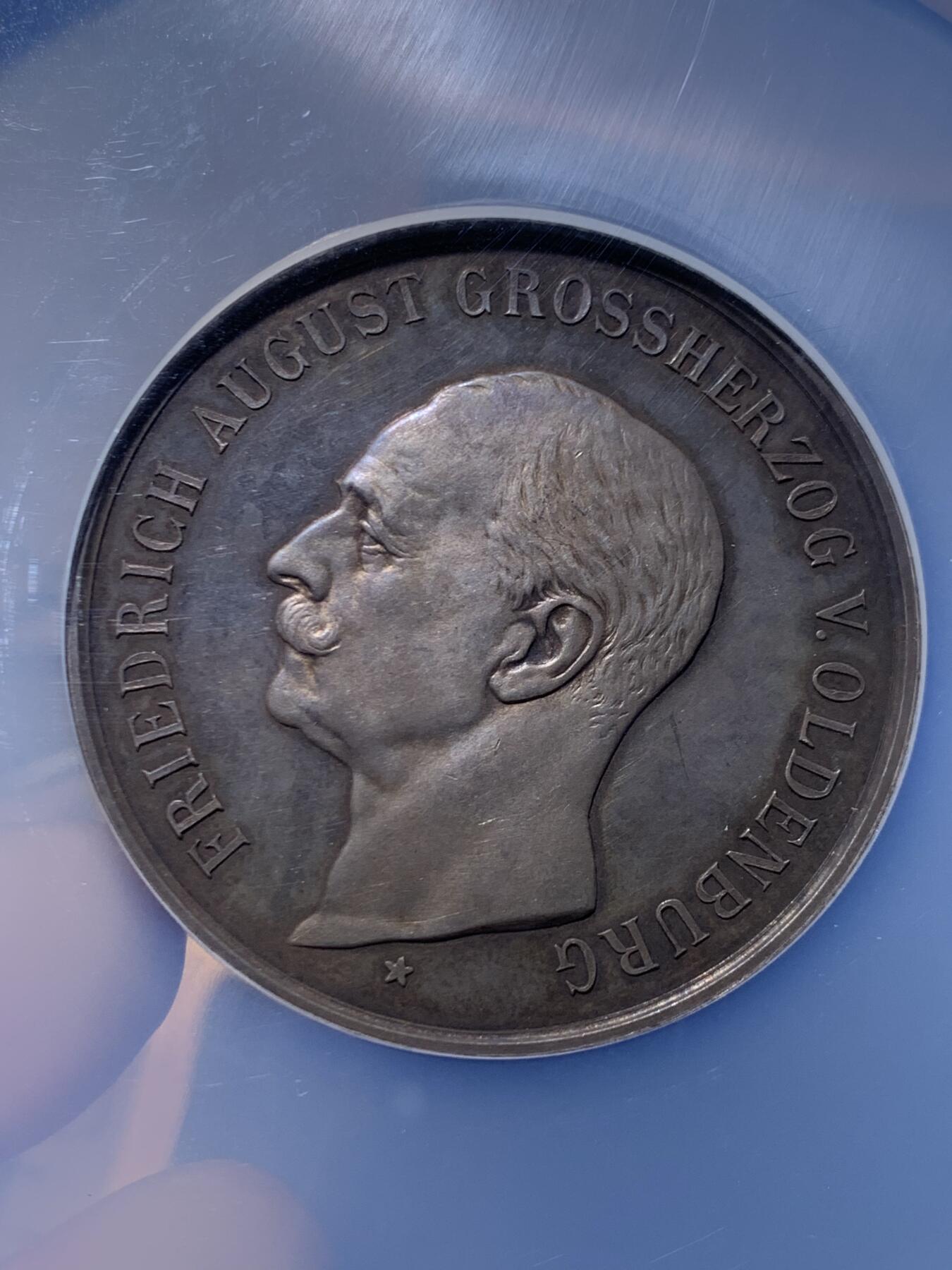 《竞宝斋》第446场 周日，周一，2场连拍 （全场包邮） NGC MS62 德国1914金婚纪念(结婚50周年)银章 正面奥古斯特头像 51mm 加大盒