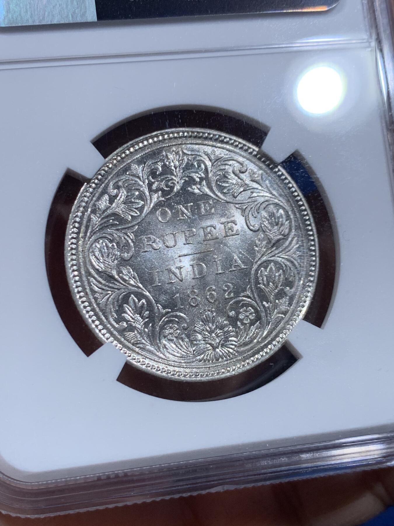 《竞宝斋》第446场 周日，周一，2场连拍 （全场包邮） NGC MS62 英属印度 1862年 维多利亚 1卢比 银币