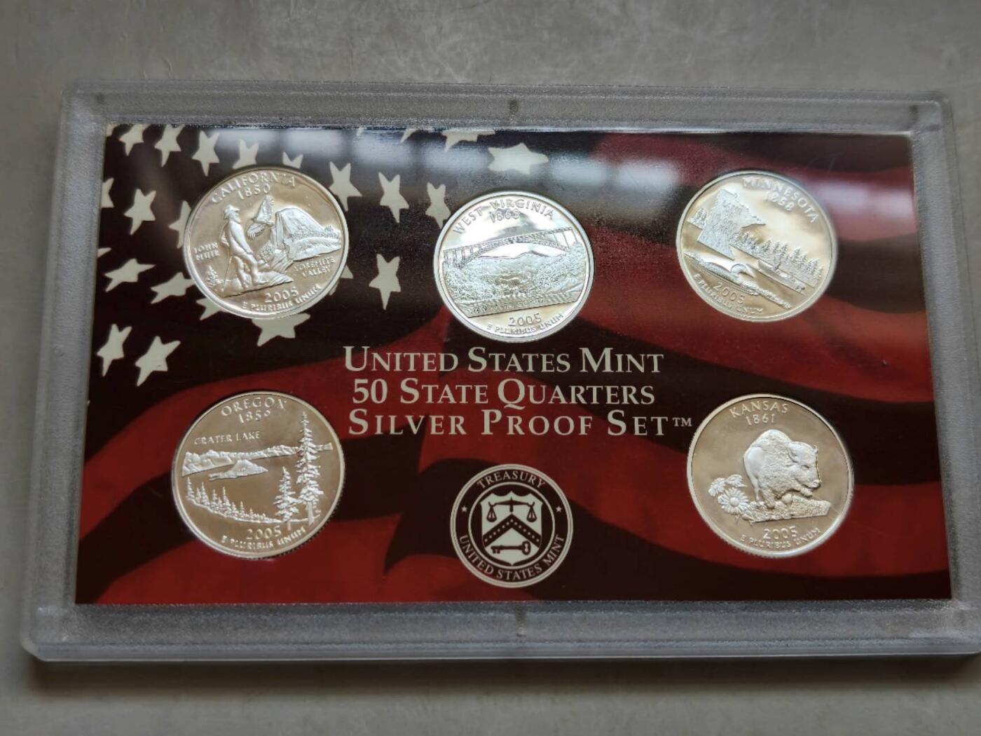 2005年美国州币25美分银币套装 加州，西弗吉尼亚，明尼苏达，俄勒冈，堪萨斯 基本全新，轻微氧化痕迹