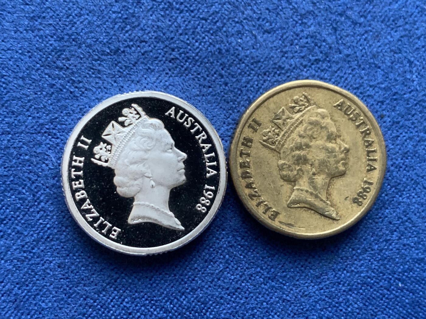 《竞宝斋》第446场 周日，周一，2场连拍 （全场包邮） 两枚一组 澳大利亚1988年两元 银币（8.29克）+铜币