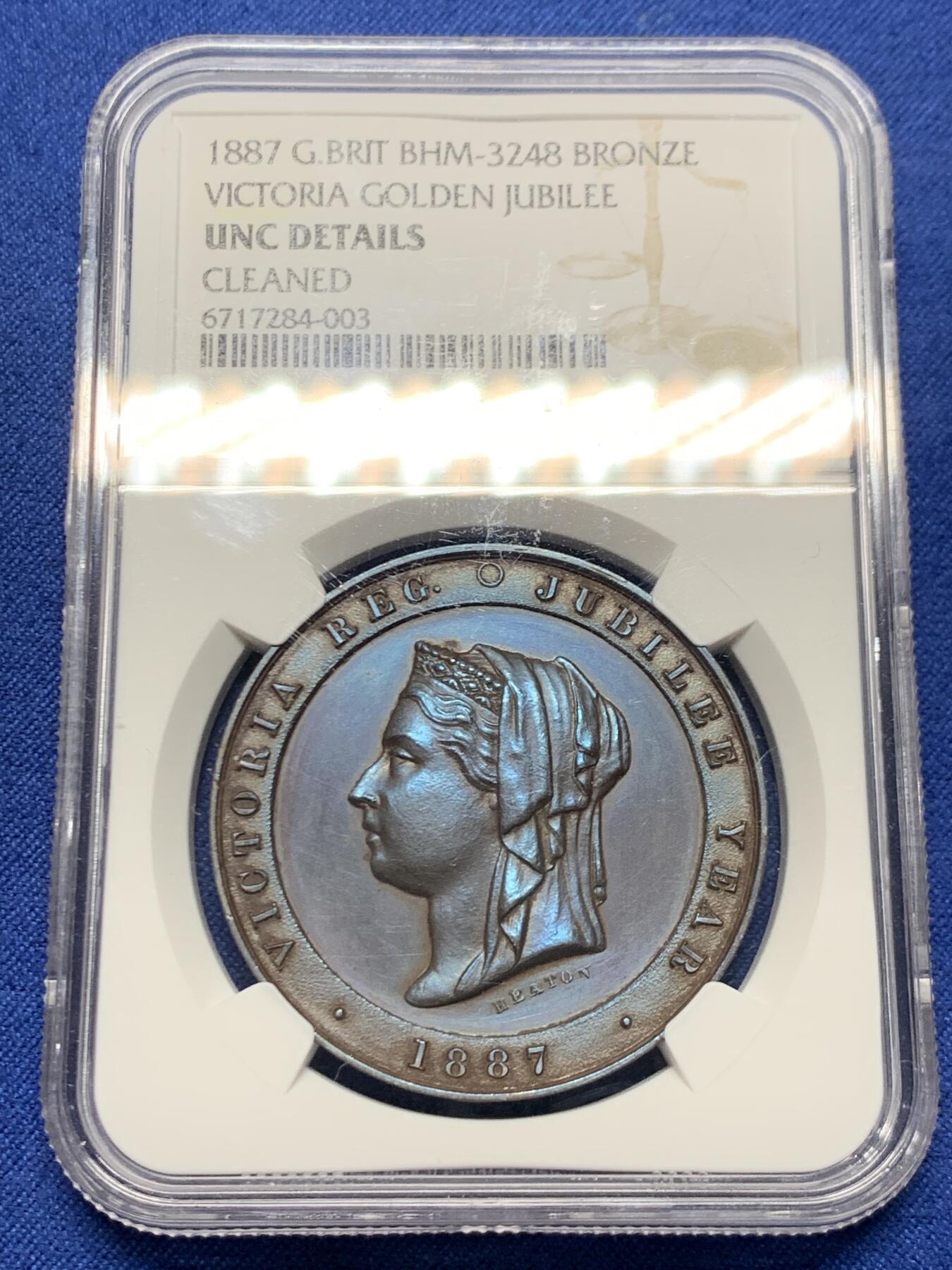 《竞宝斋》第446场 周日，周一，2场连拍 （全场包邮） NGC UNCD 1887年英国维多利亚披纱头像-50周年纪念铜章，状态不错。