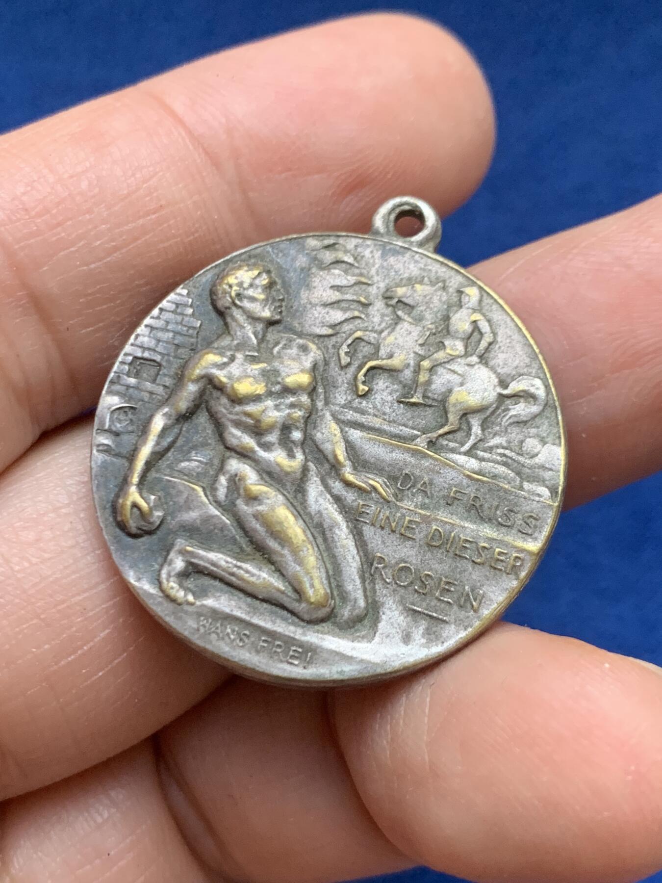 《竞宝斋》第446场 周日，周一，2场连拍 （全场包邮） 1924年宗教活动纪念章 12.6克 30mm