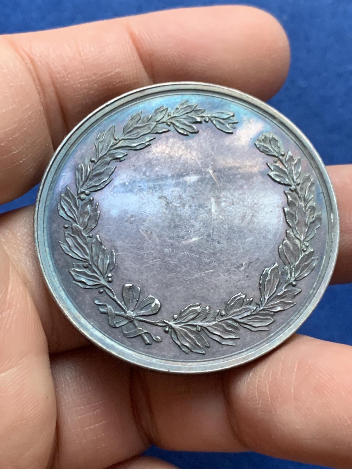 《竞宝斋》第446场 周日，周一，2场连拍 （全场包邮） 法国里沃德日耶射击协会银章 35.9克 42.3mm 丰饶角银标 好品 带盒